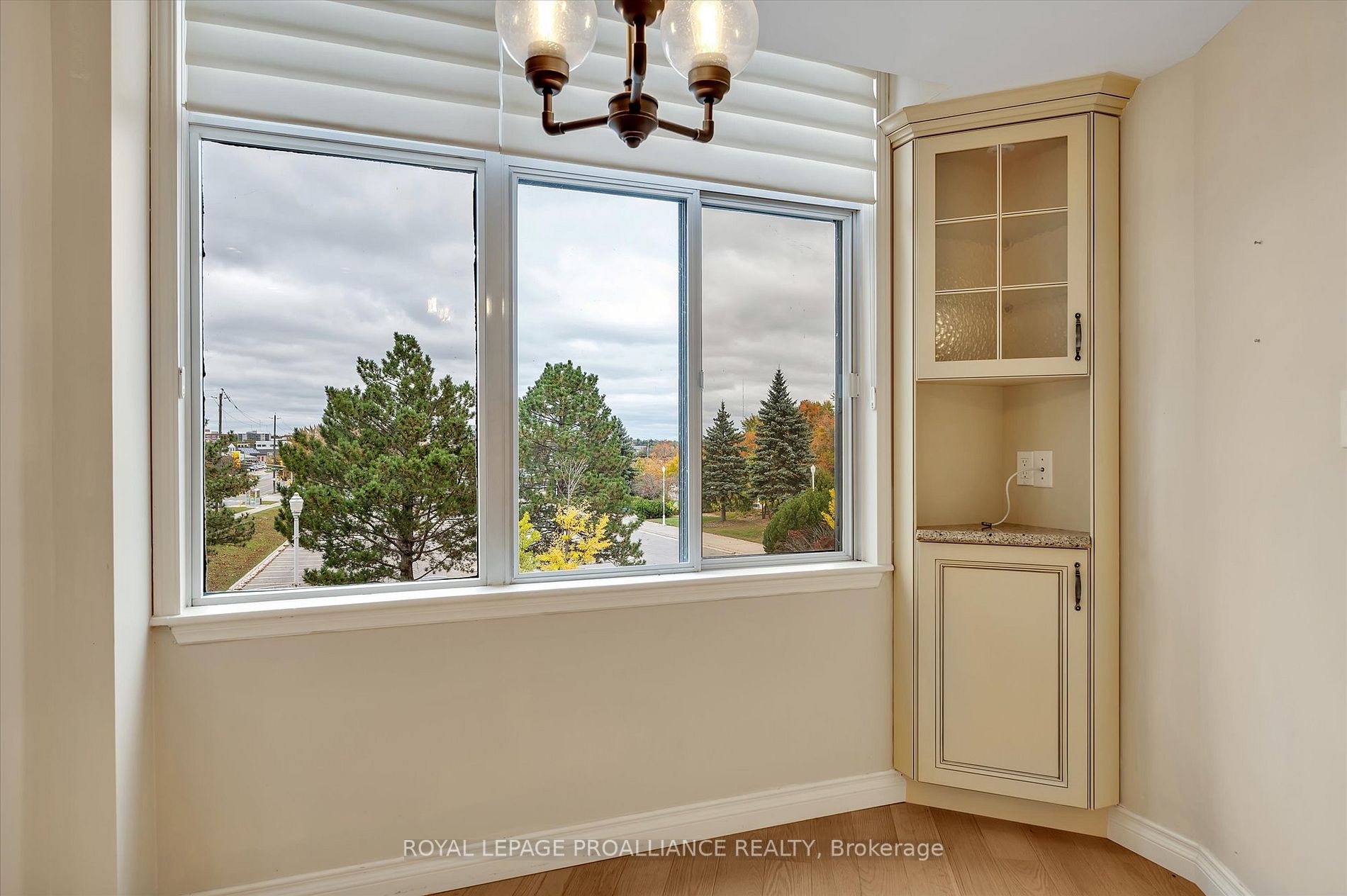 2 George St N, #201