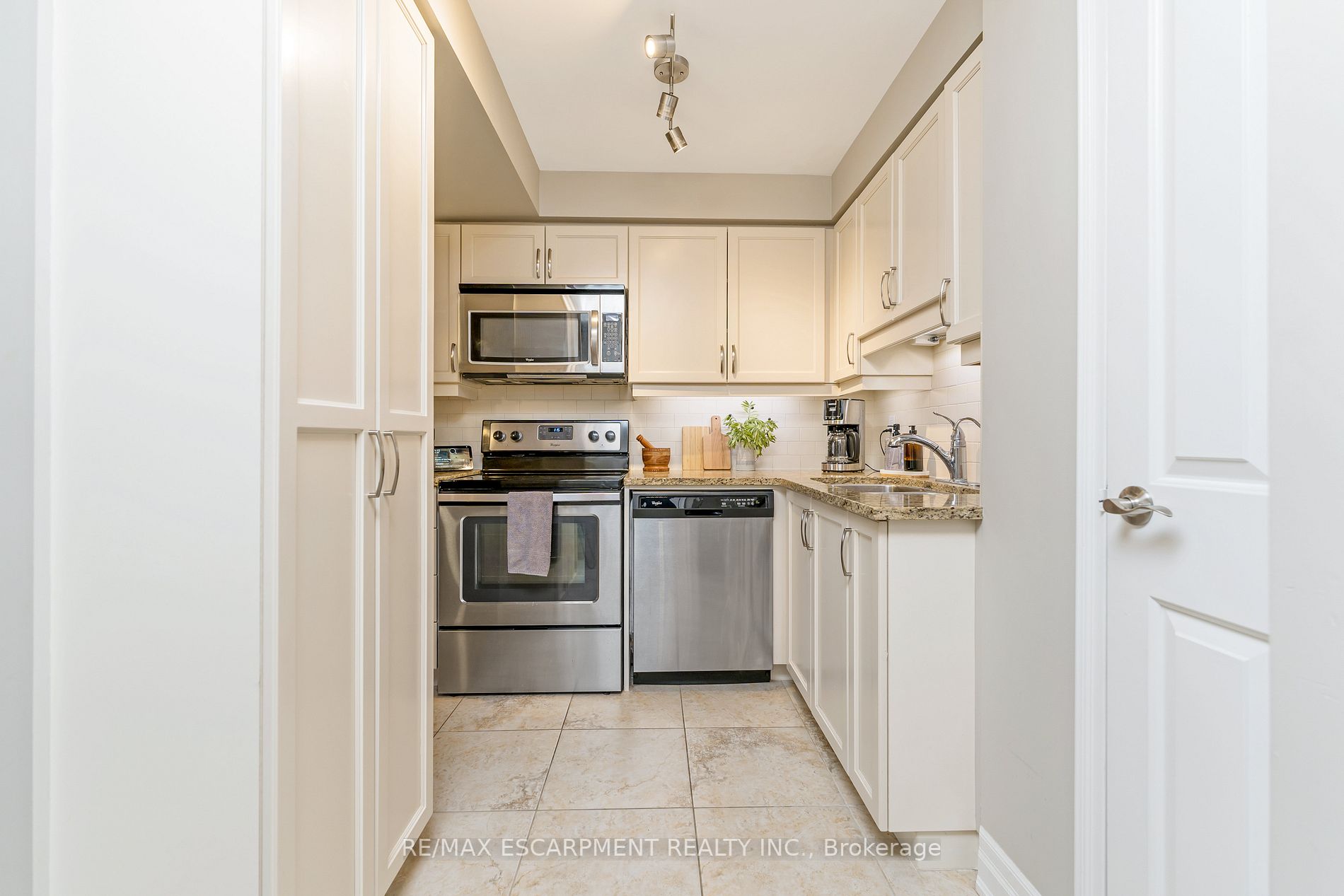 55 Yarmouth St, #307