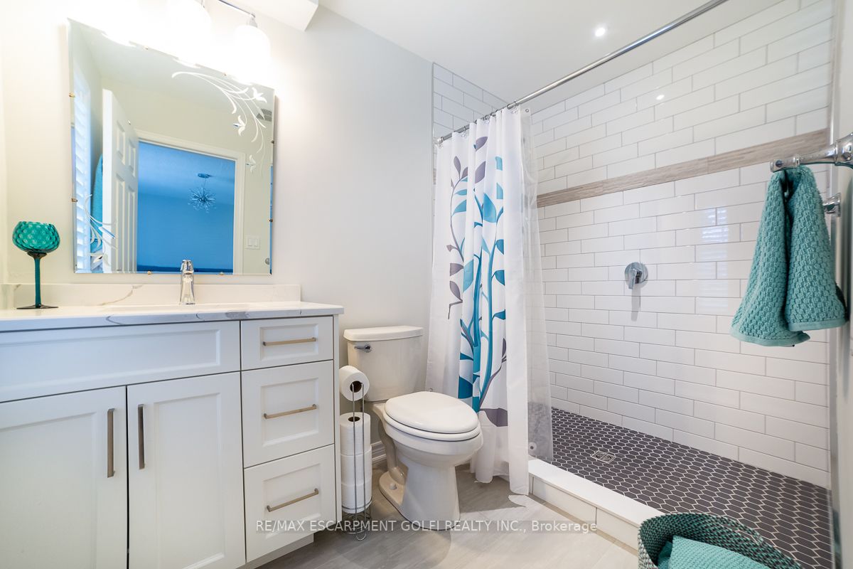 371 Wilson St E, #5