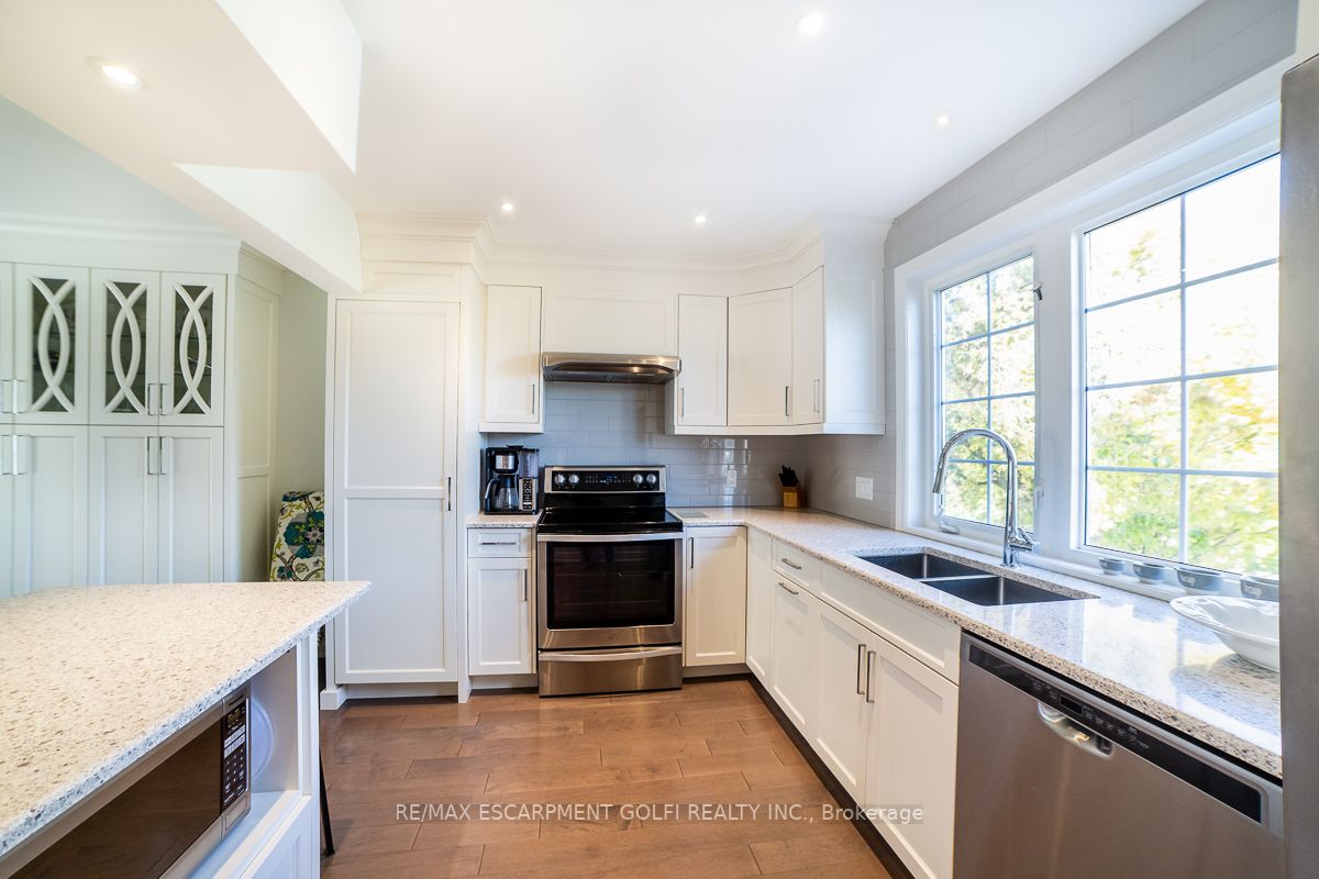 371 Wilson St E, #5