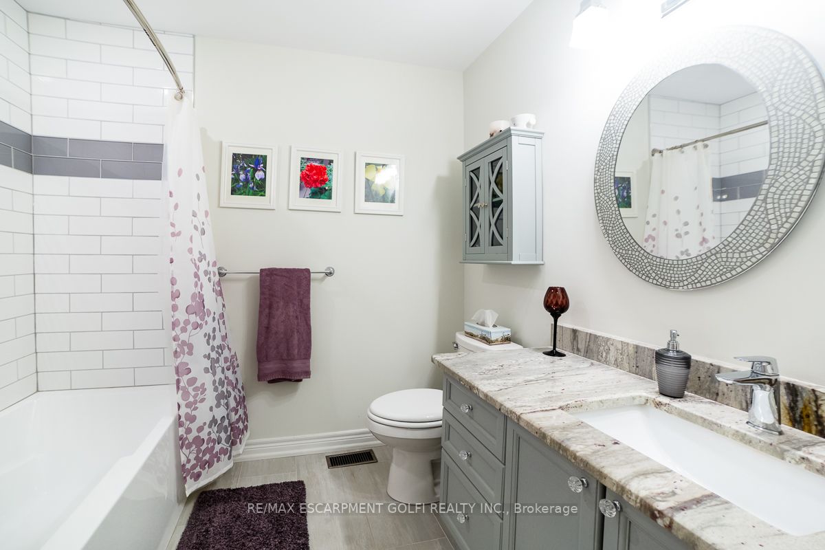 371 Wilson St E, #5