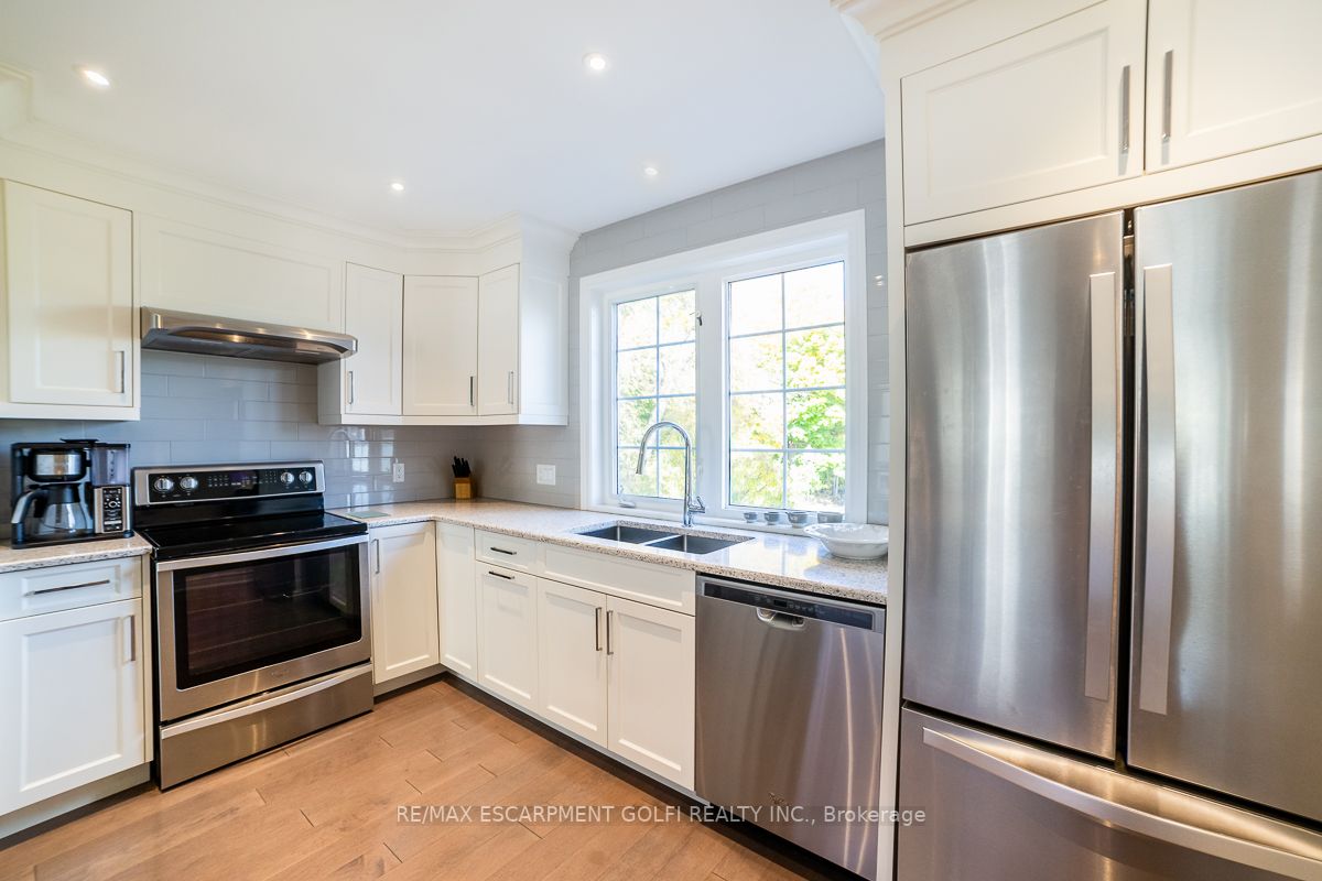 371 Wilson St E, #5