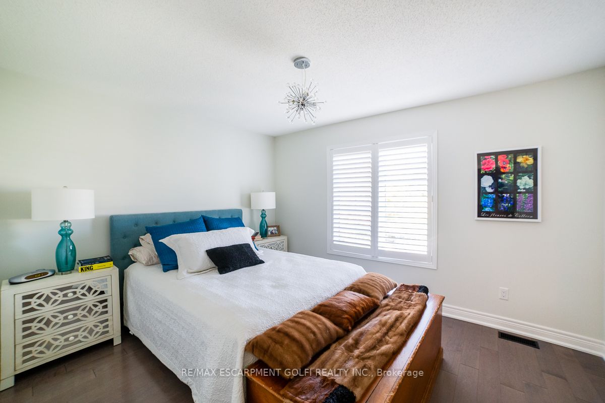371 Wilson St E, #5