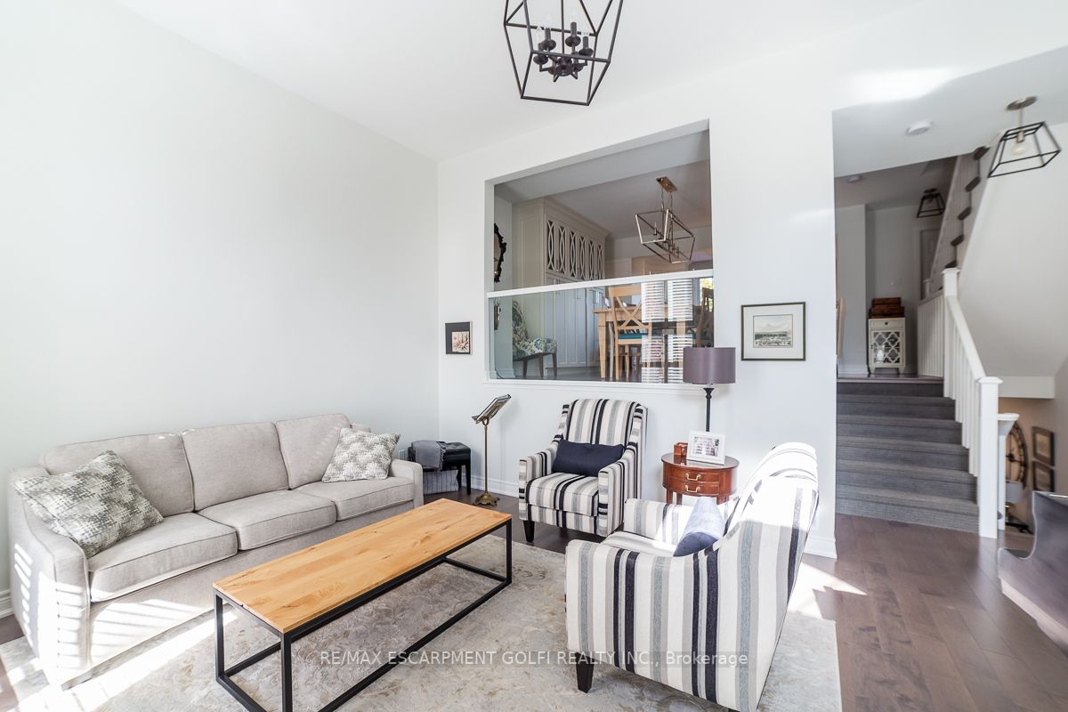 371 Wilson St E, #5