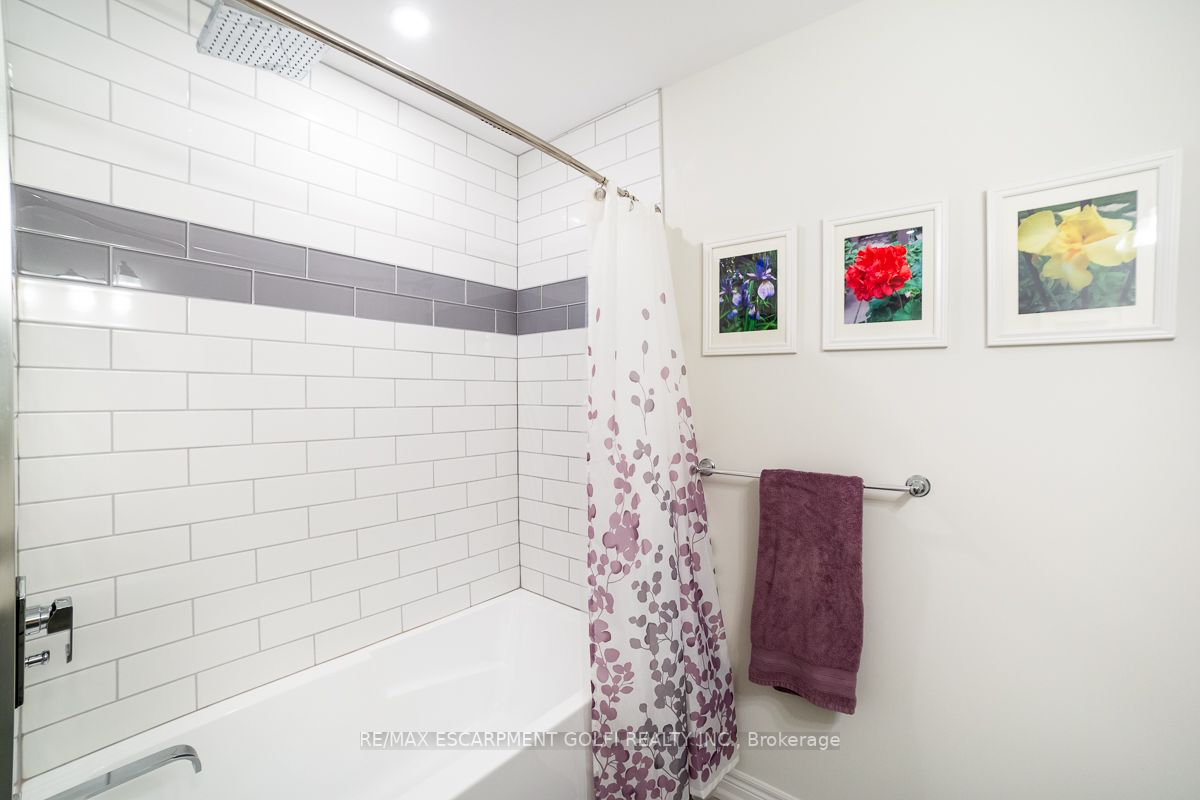 371 Wilson St E, #5