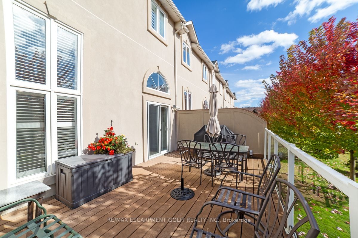 371 Wilson St E, #5