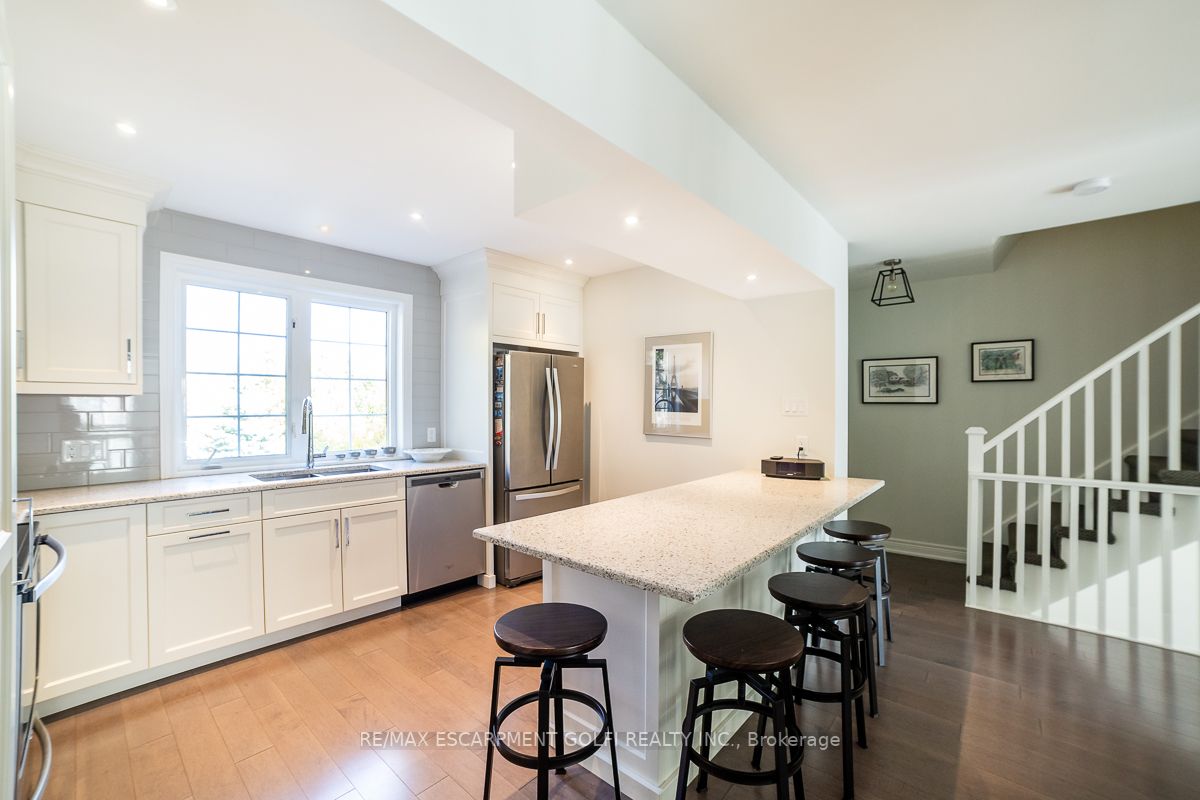 371 Wilson St E, #5