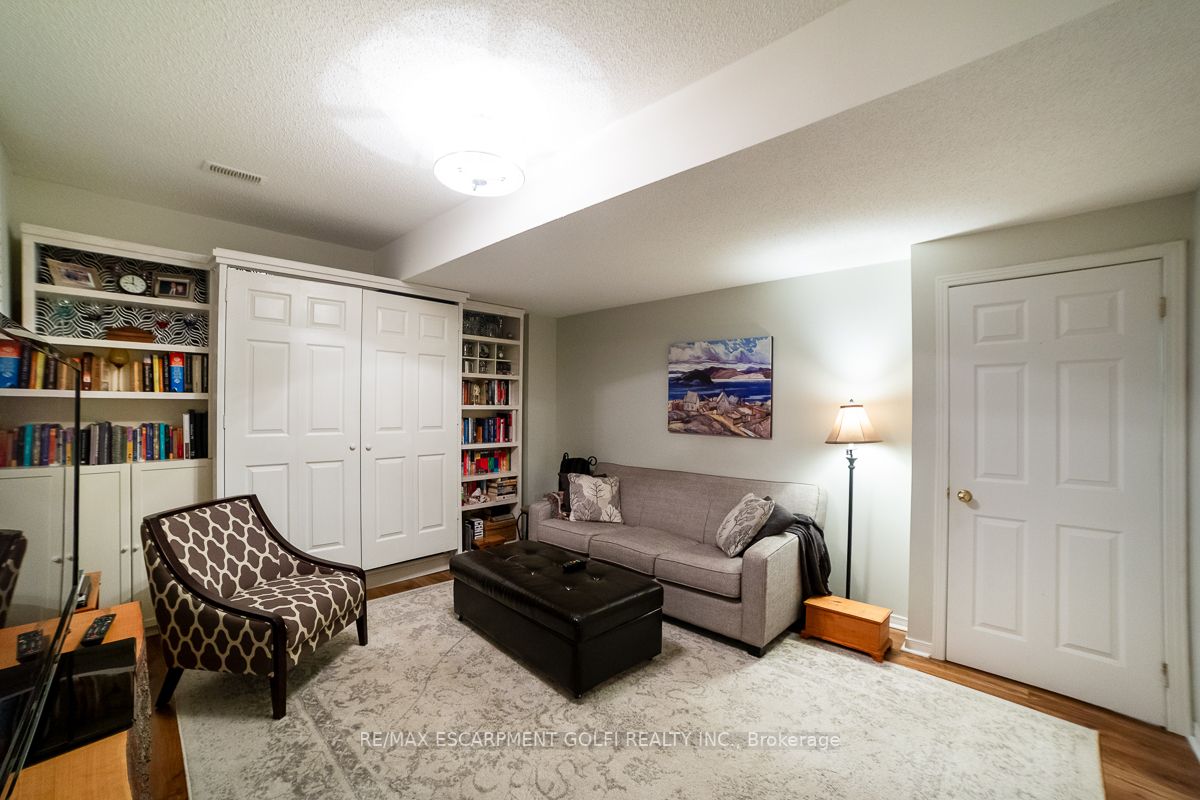 371 Wilson St E, #5