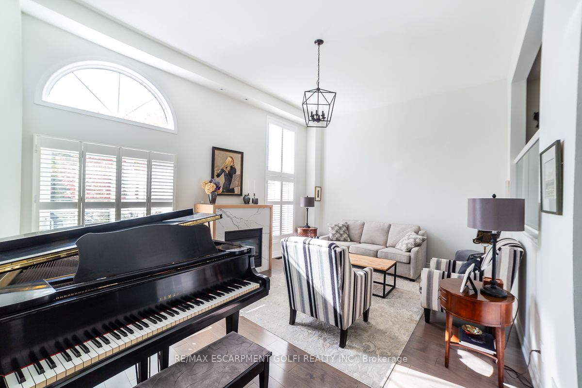 371 Wilson St E, #5