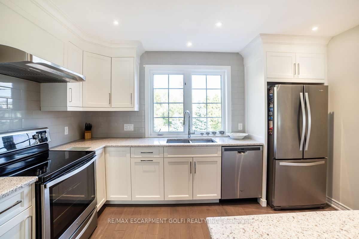 371 Wilson St E, #5