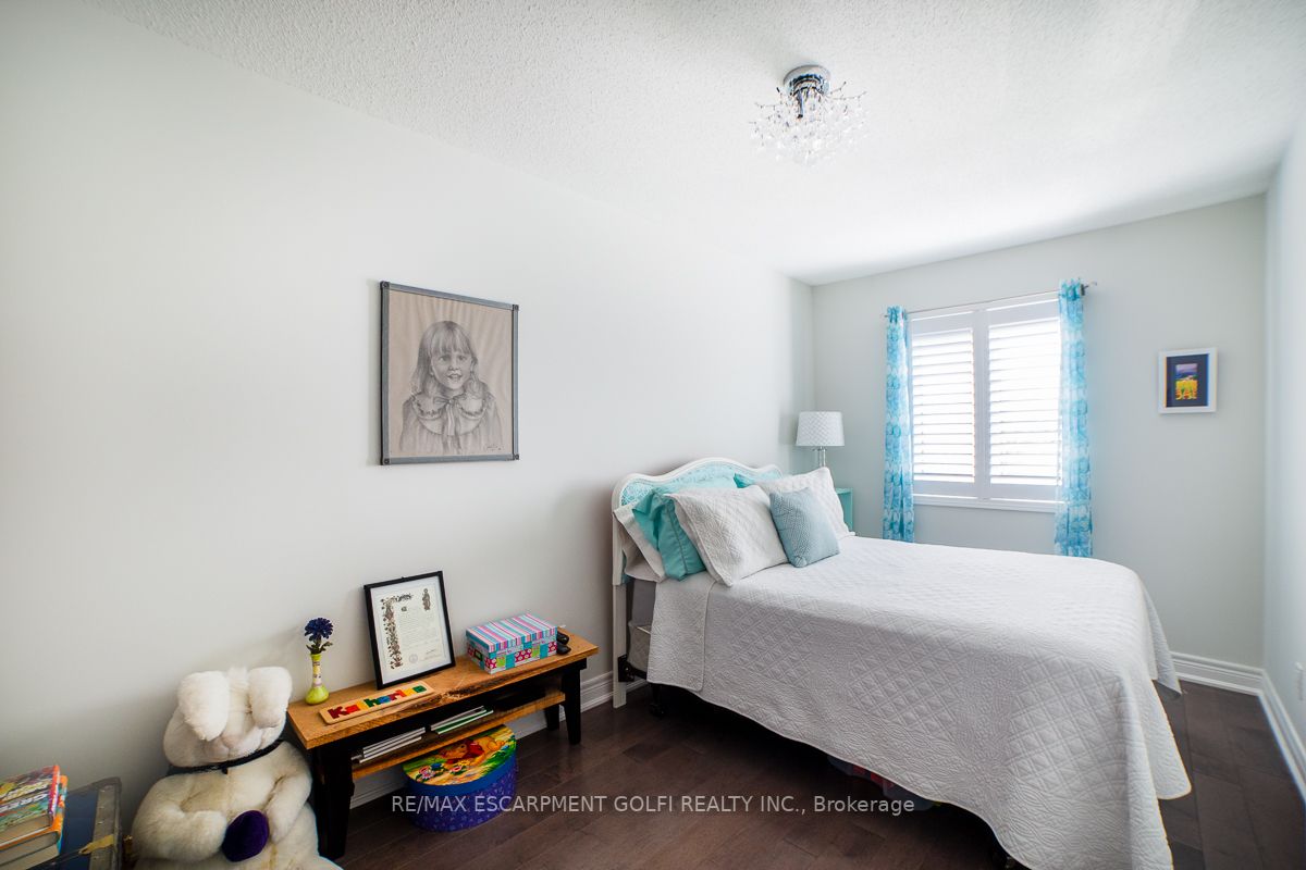 371 Wilson St E, #5