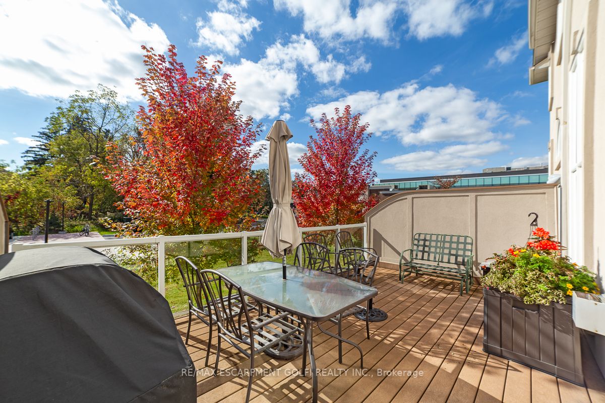 371 Wilson St E, #5
