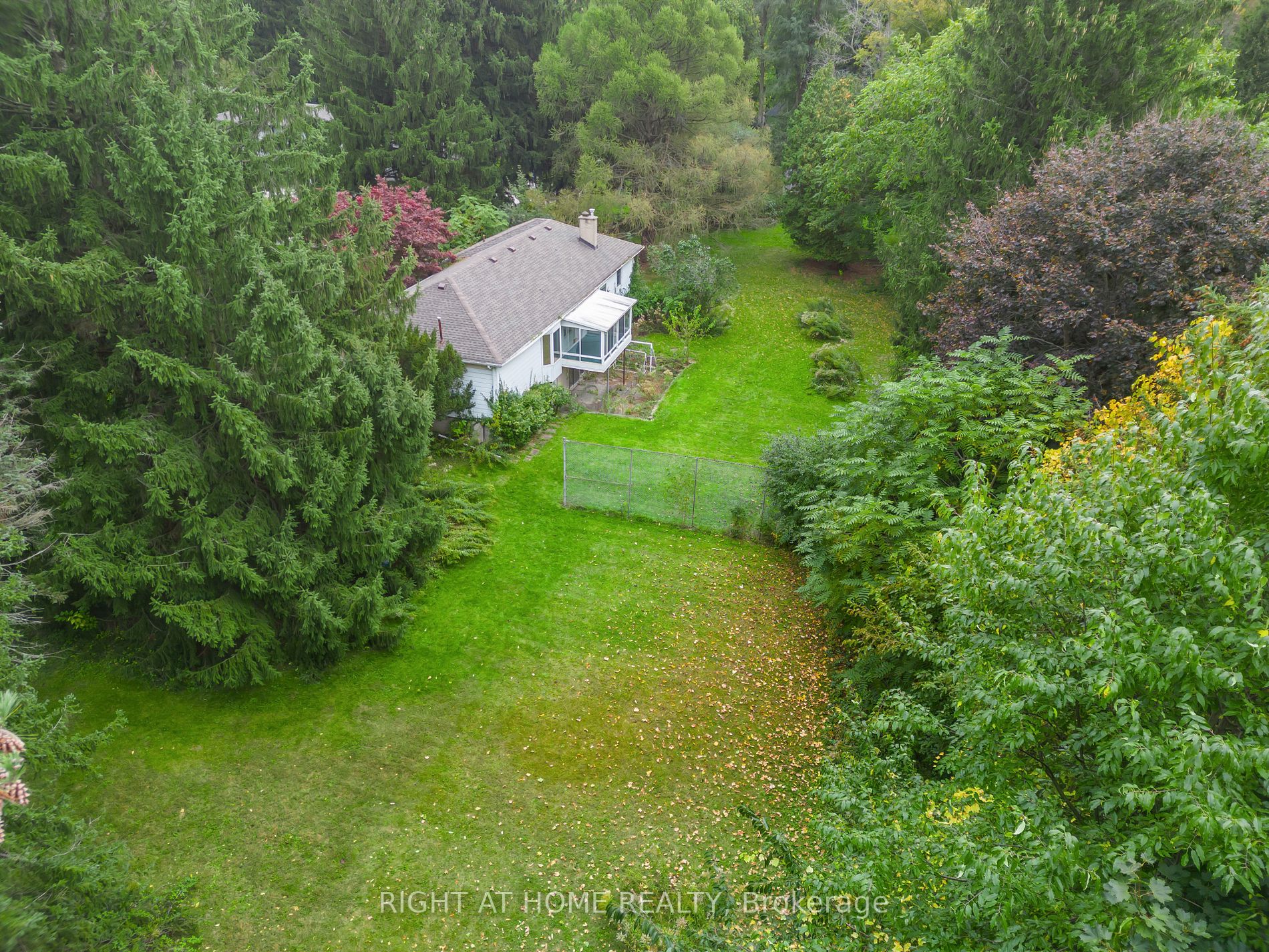 49 Thornwood Dr