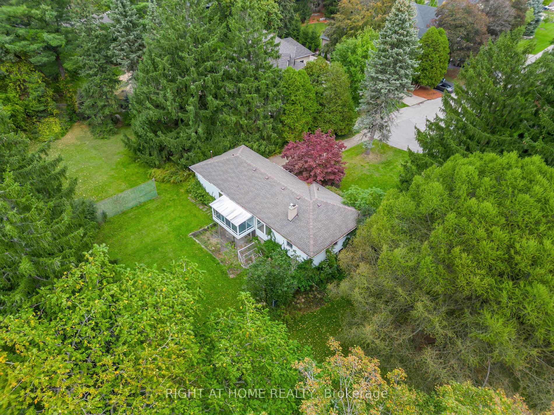 49 Thornwood Dr