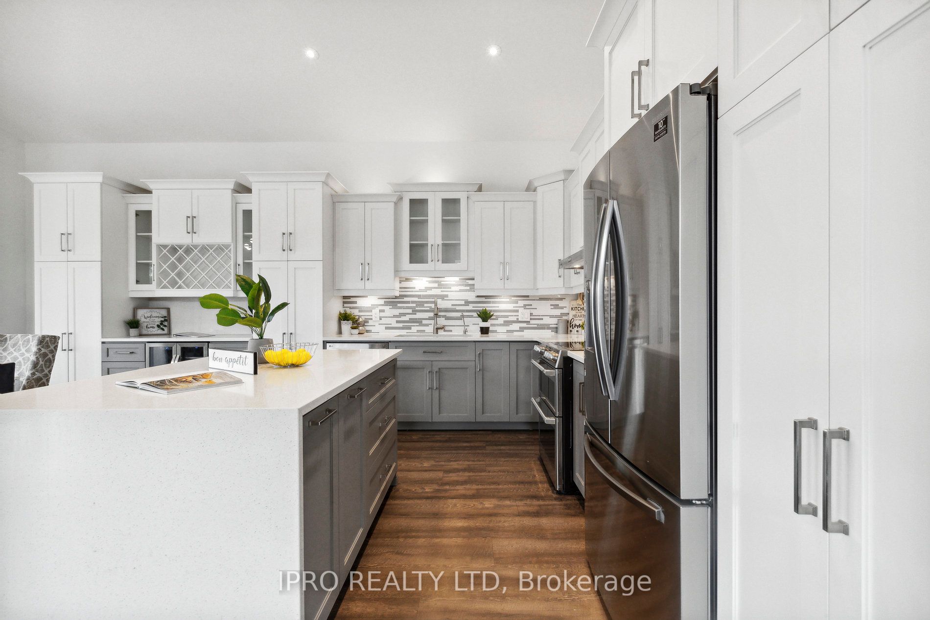 223 Woolwich St