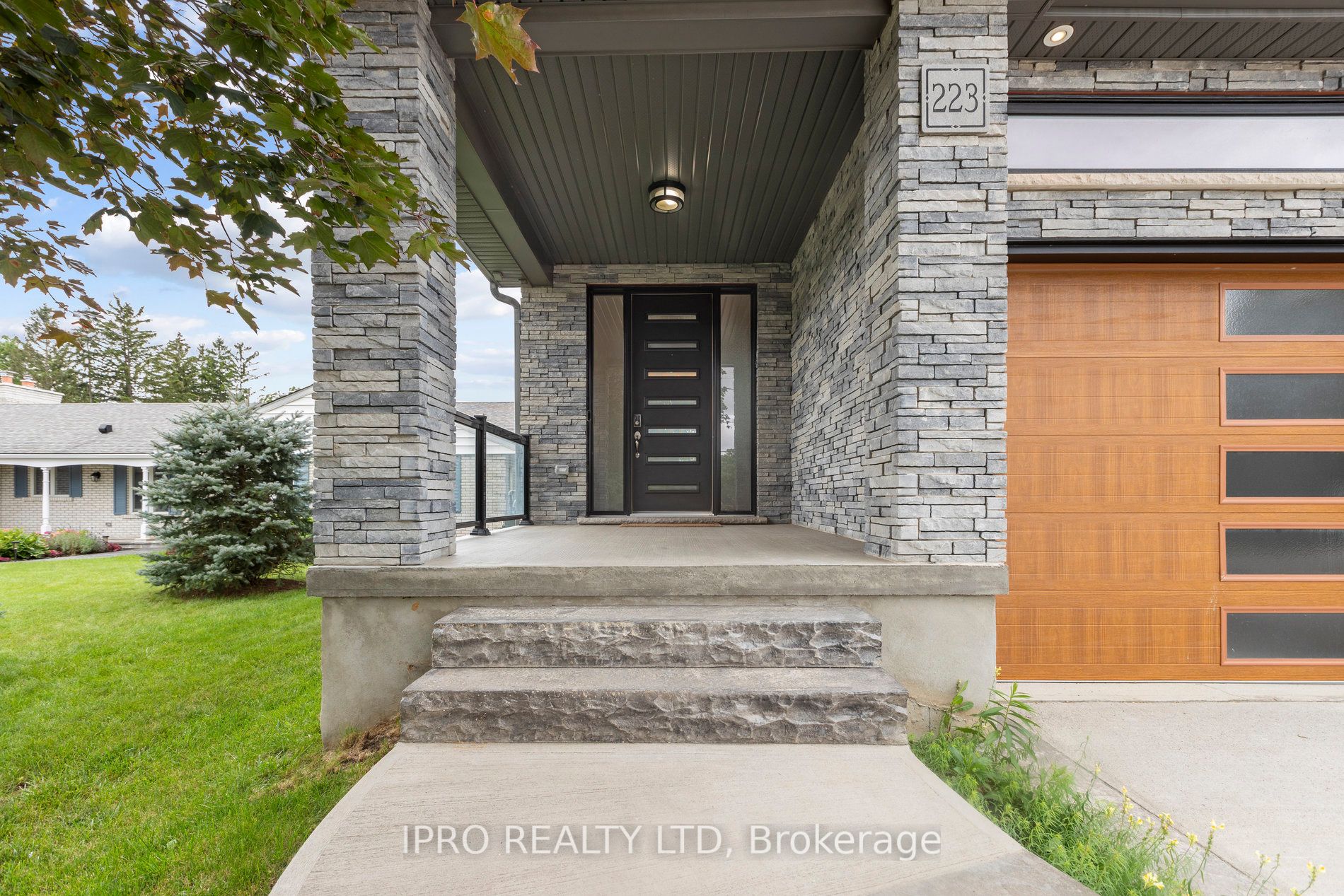 223 Woolwich St