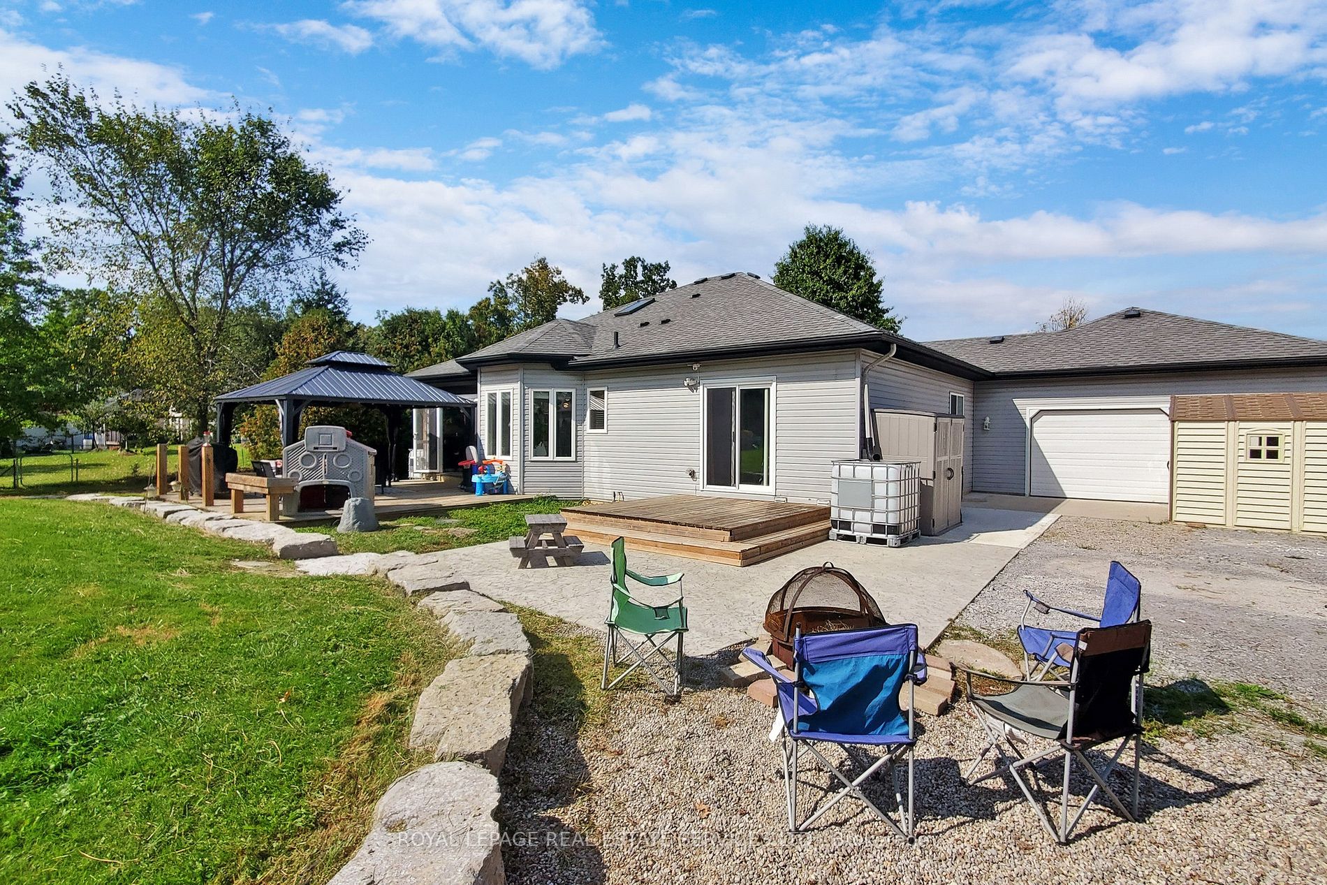637 Carl Rd