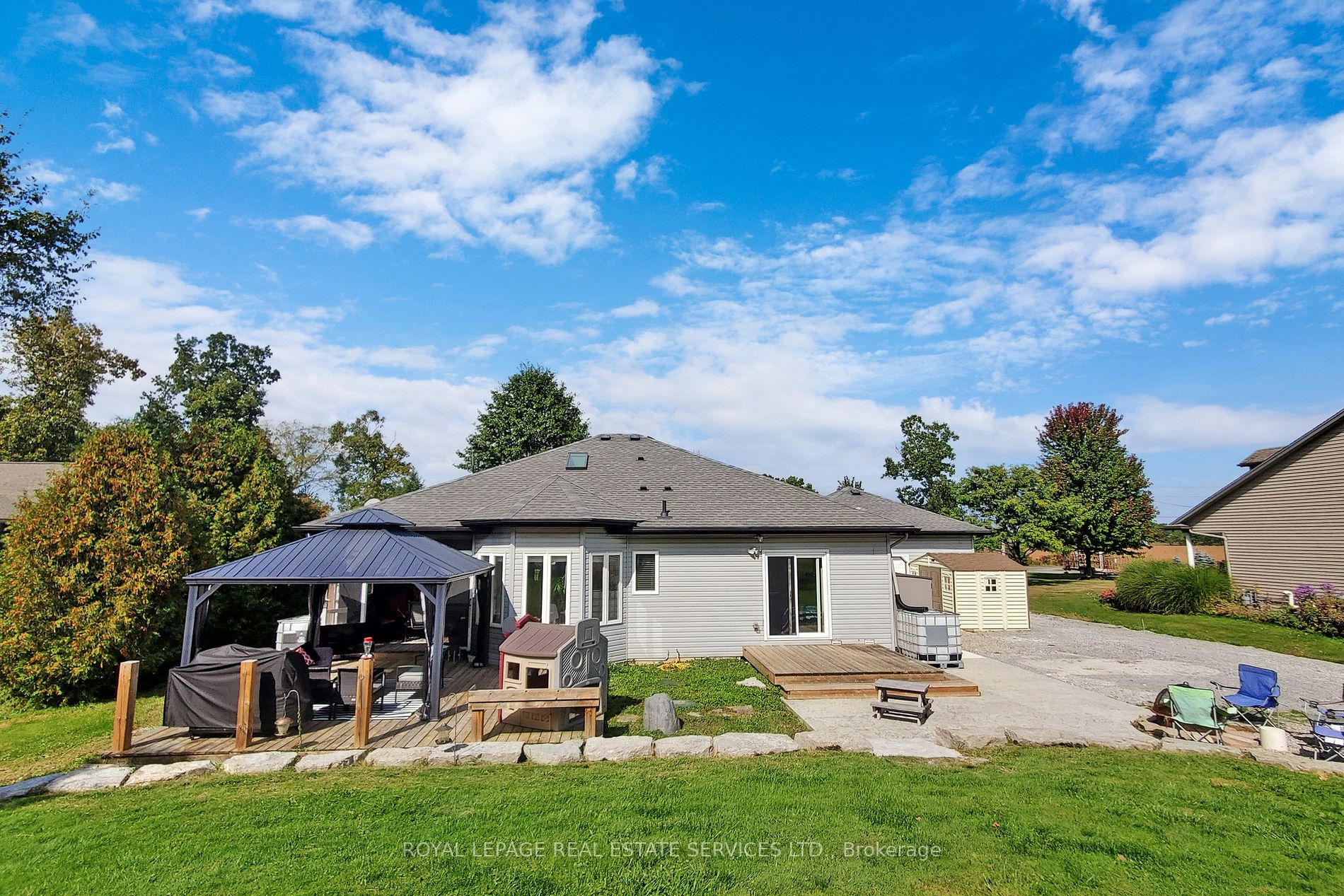 637 Carl Rd