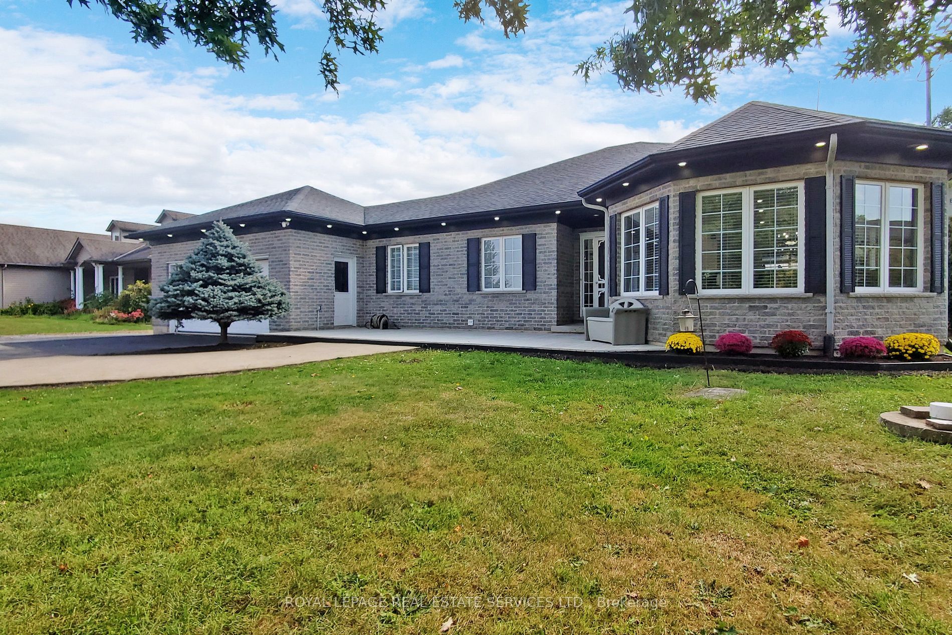 637 Carl Rd
