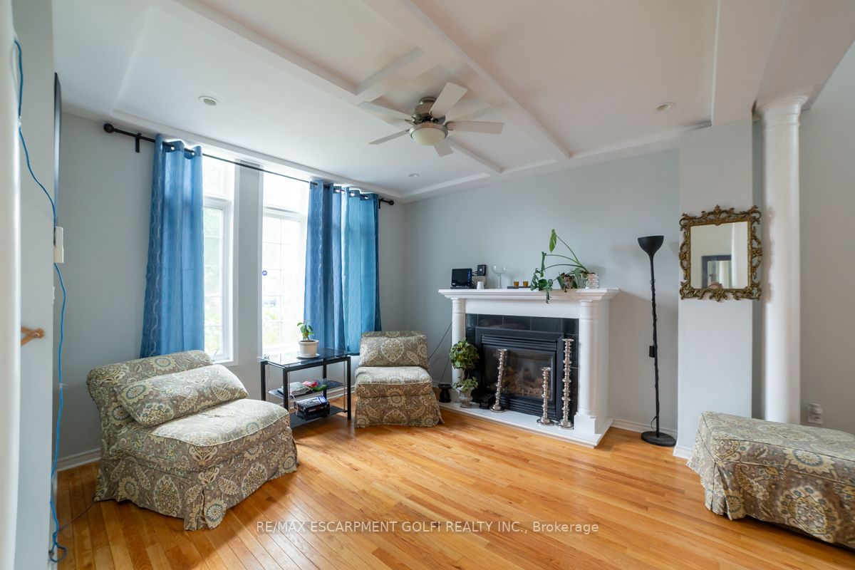 183 Valmont Crt