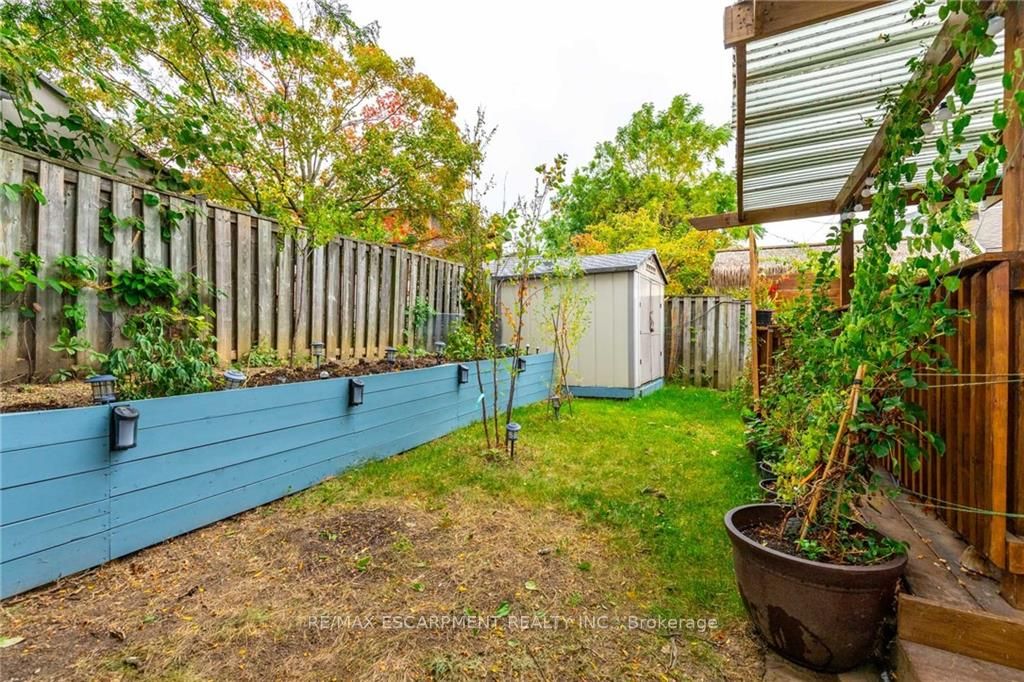 5 Twinoaks Cres