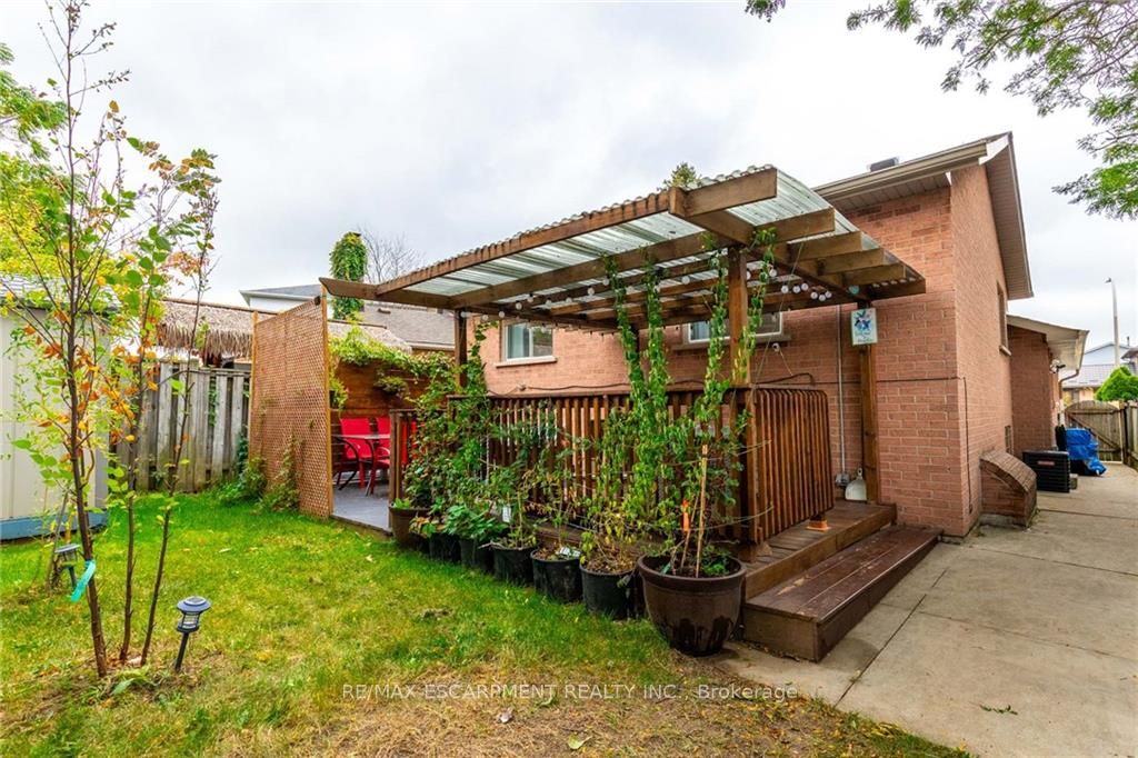 5 Twinoaks Cres