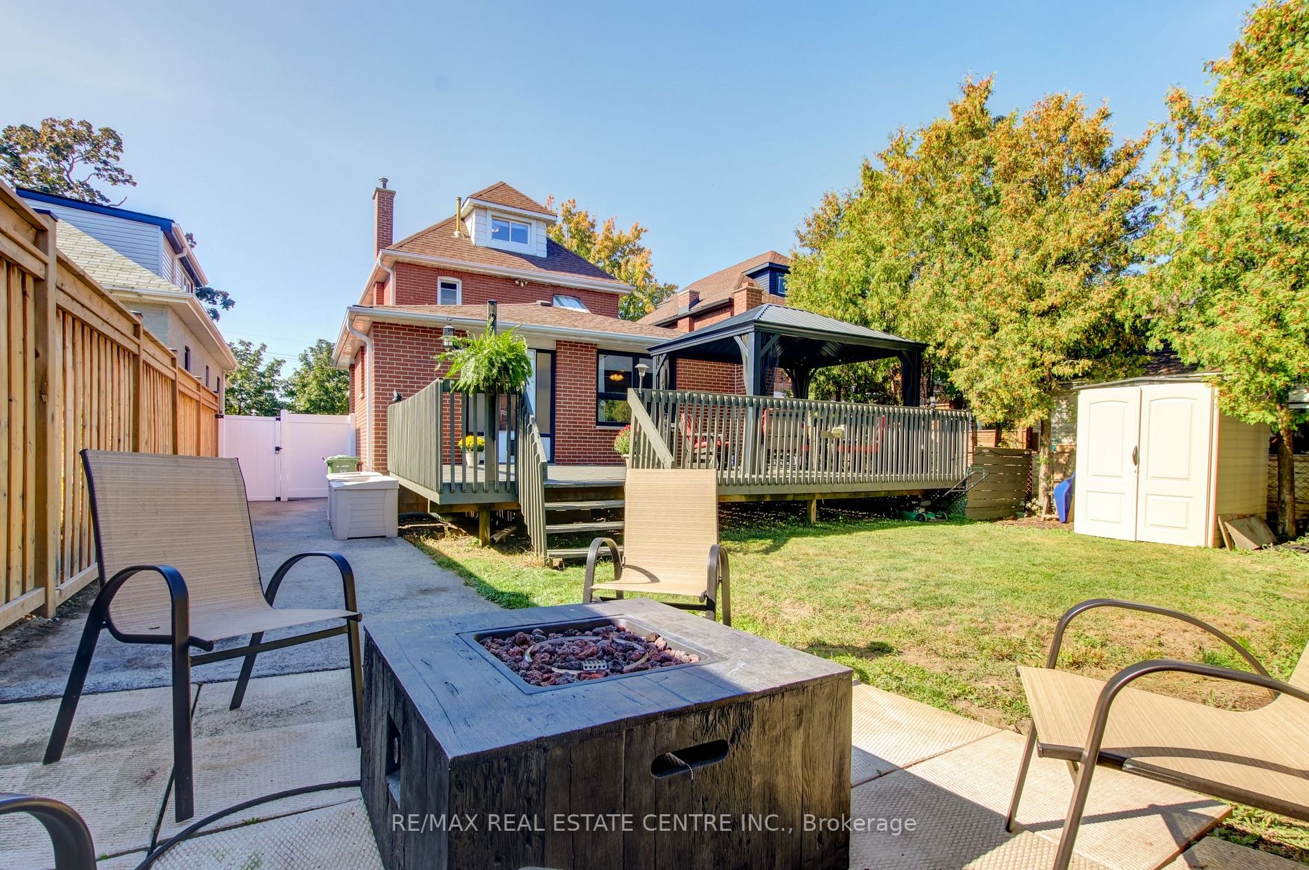 45 Wexford Ave S