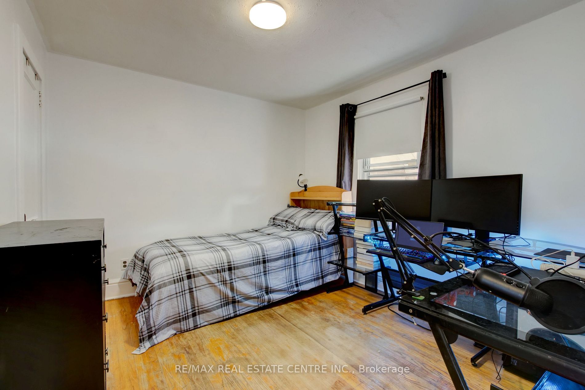 45 Wexford Ave S