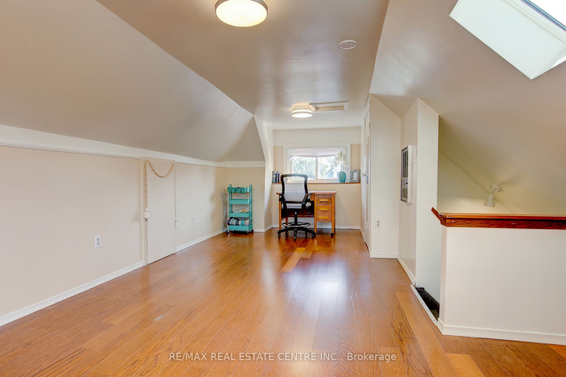 45 Wexford Ave S