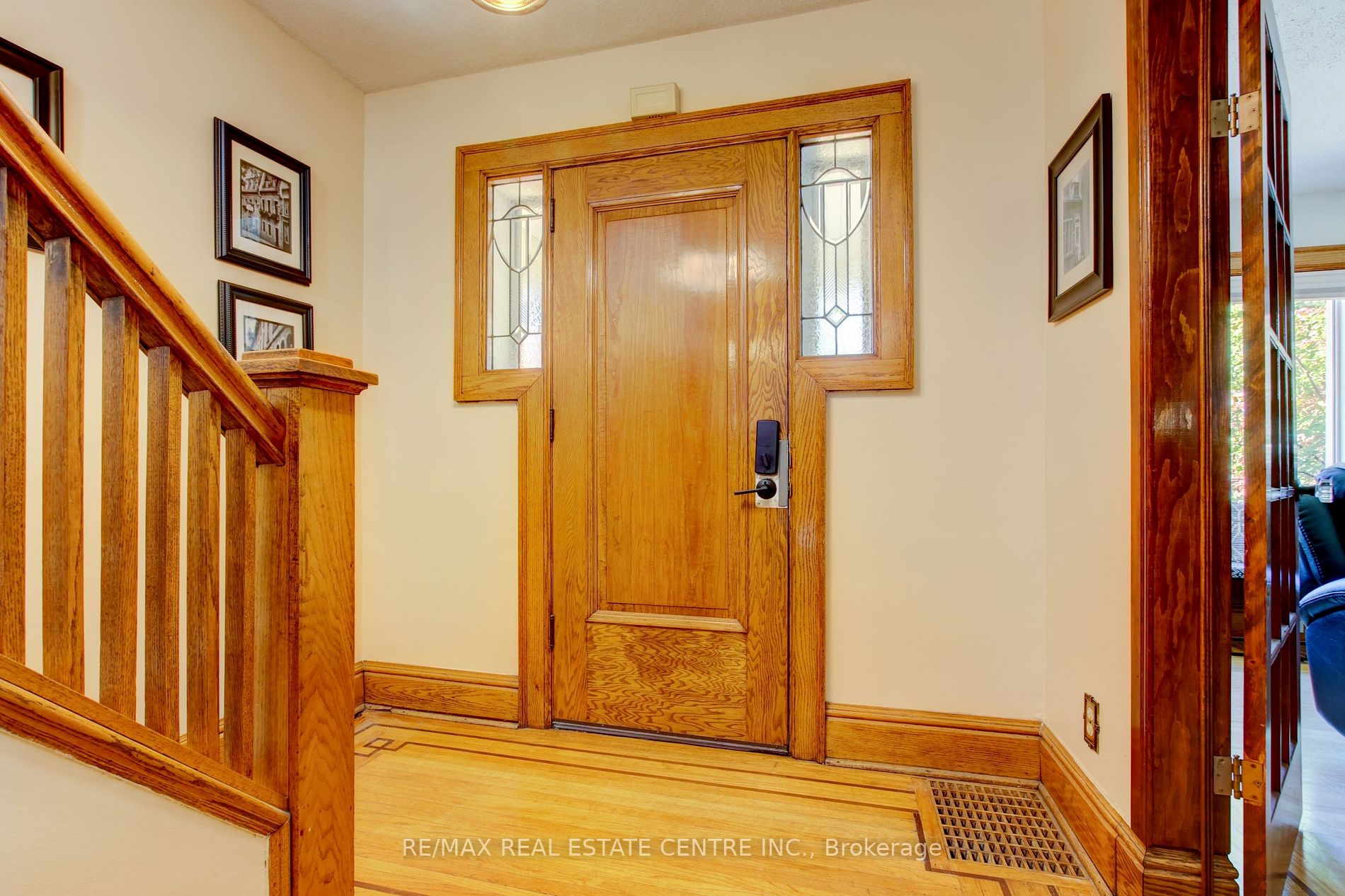 45 Wexford Ave S