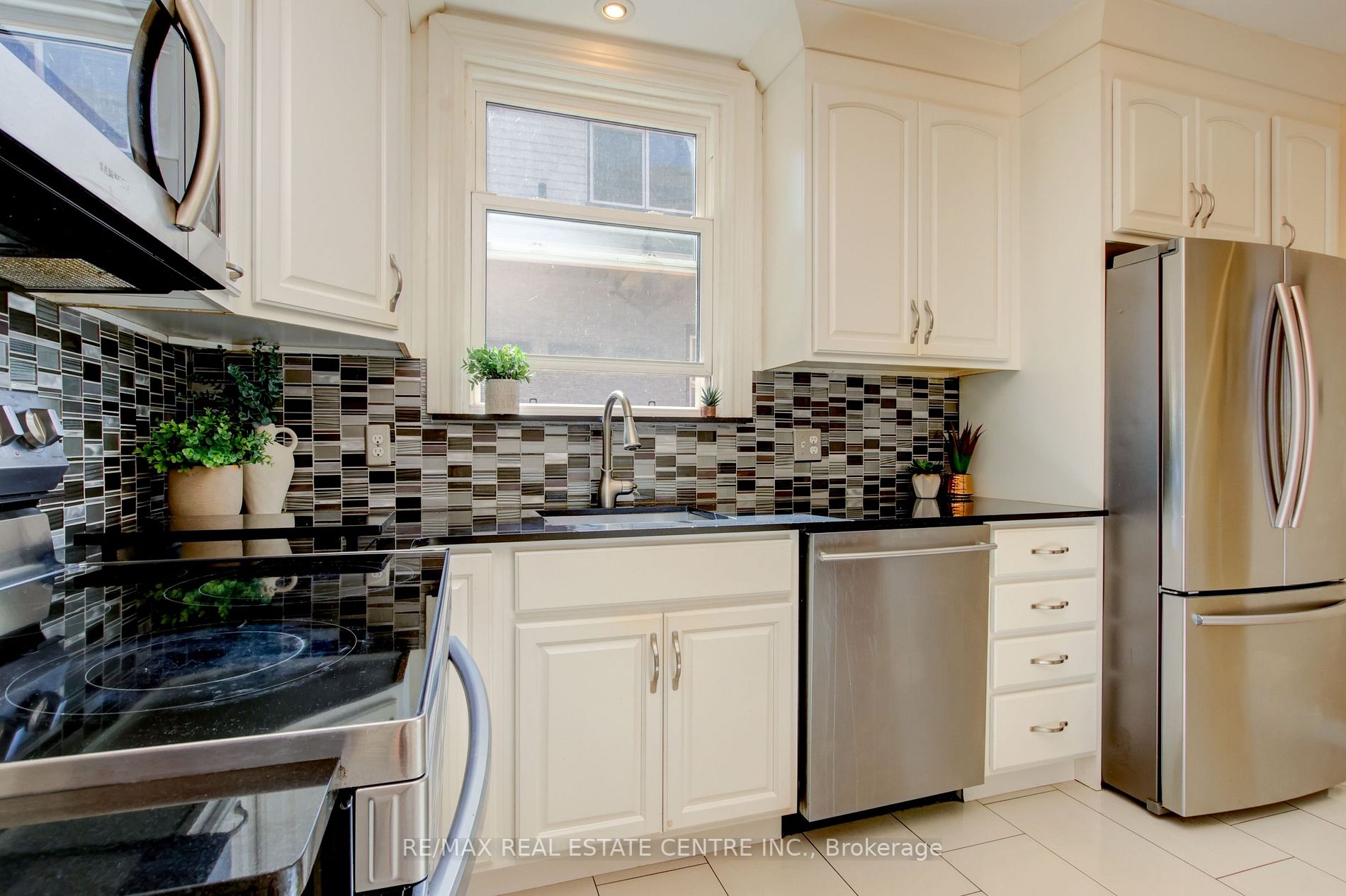 45 Wexford Ave S
