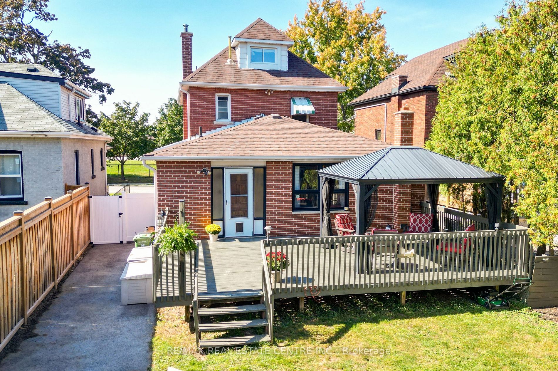 45 Wexford Ave S
