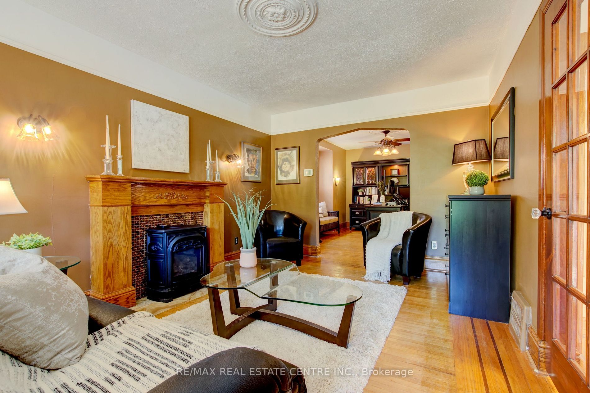 45 Wexford Ave S