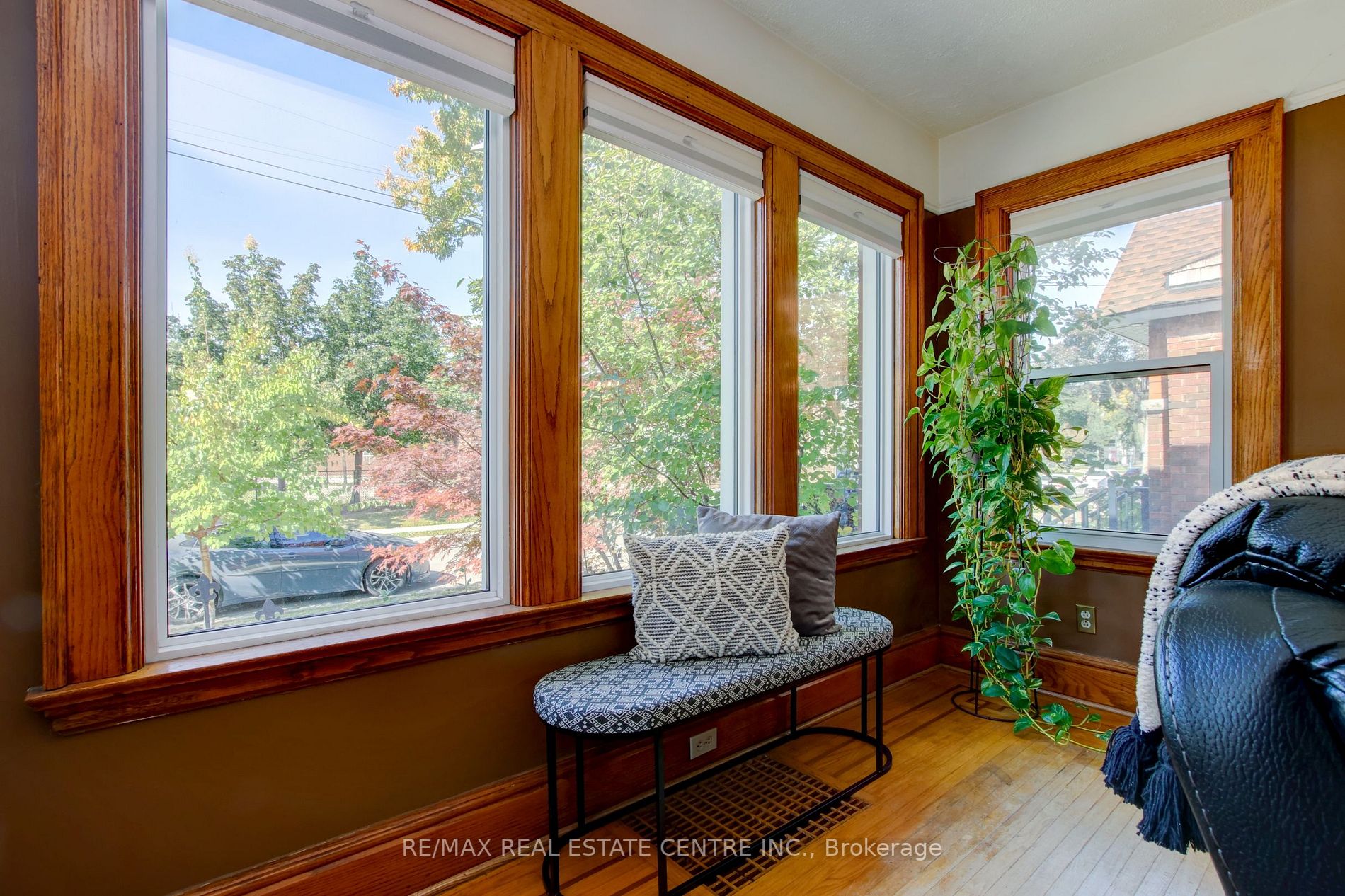 45 Wexford Ave S