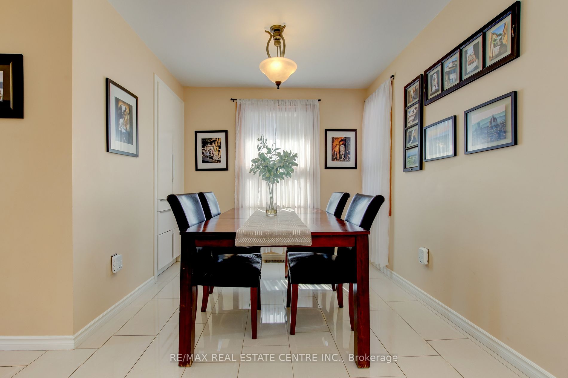 45 Wexford Ave S