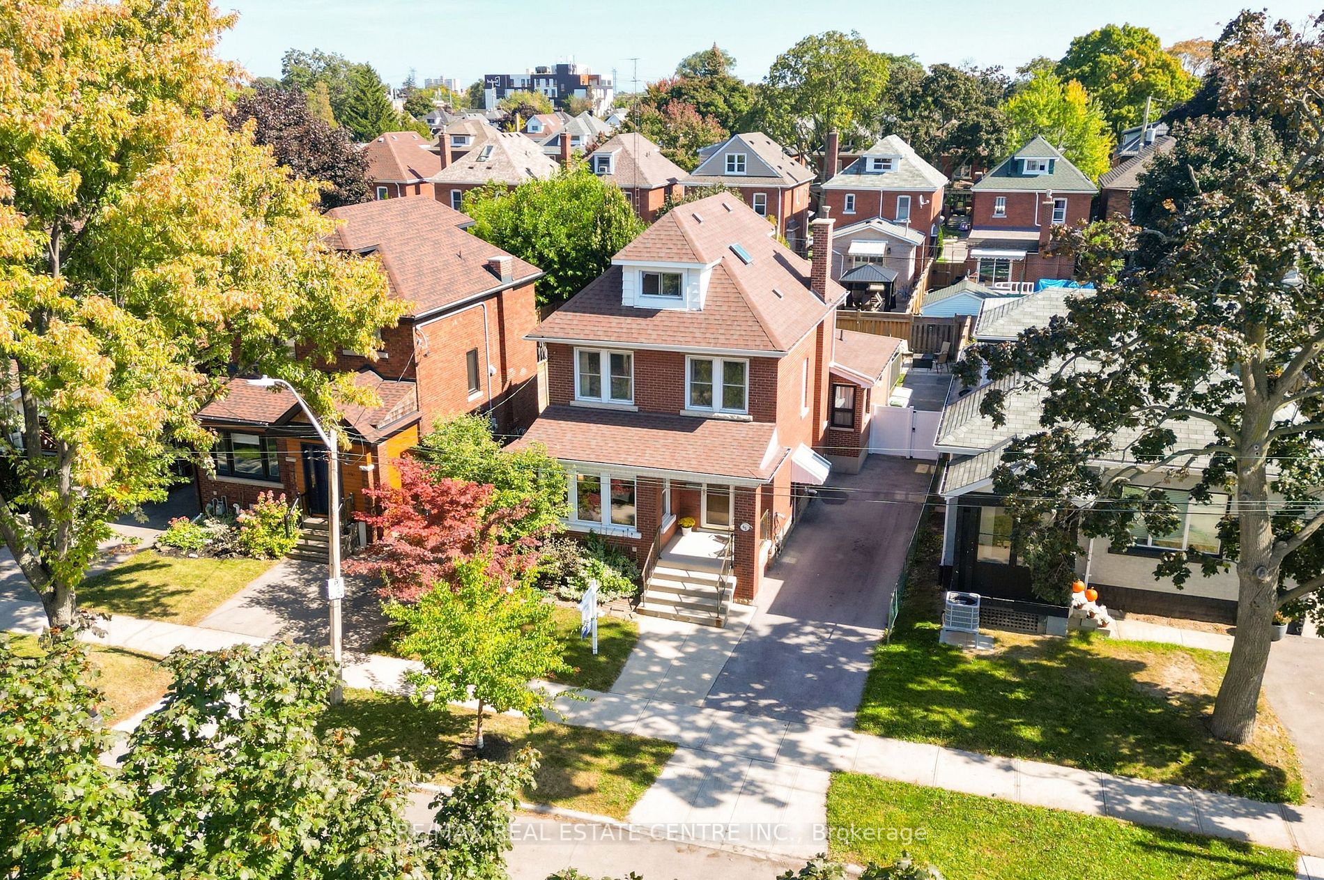 45 Wexford Ave S
