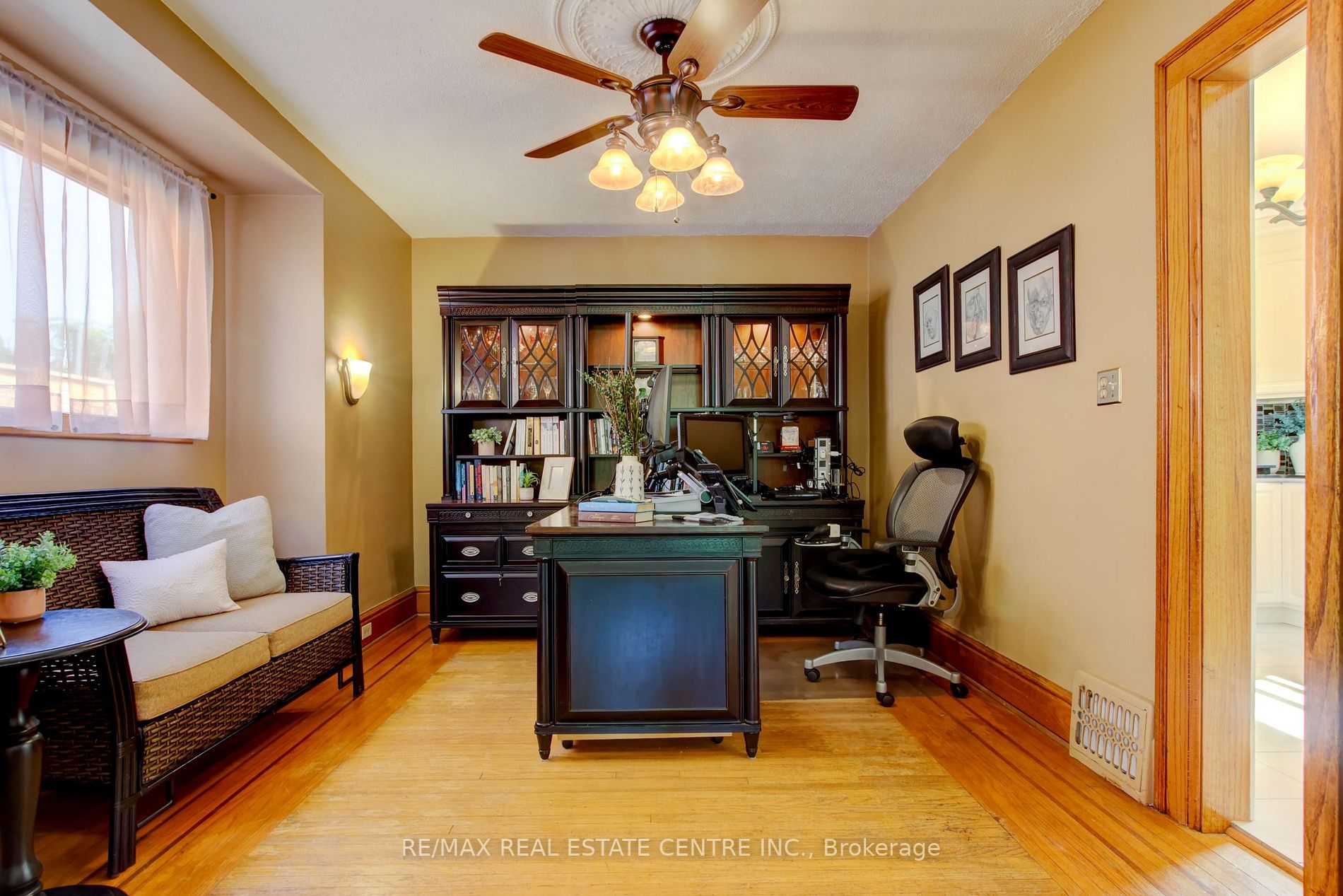 45 Wexford Ave S