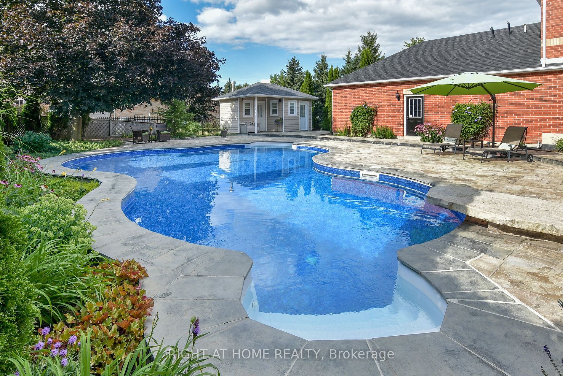 1 Pineview Road