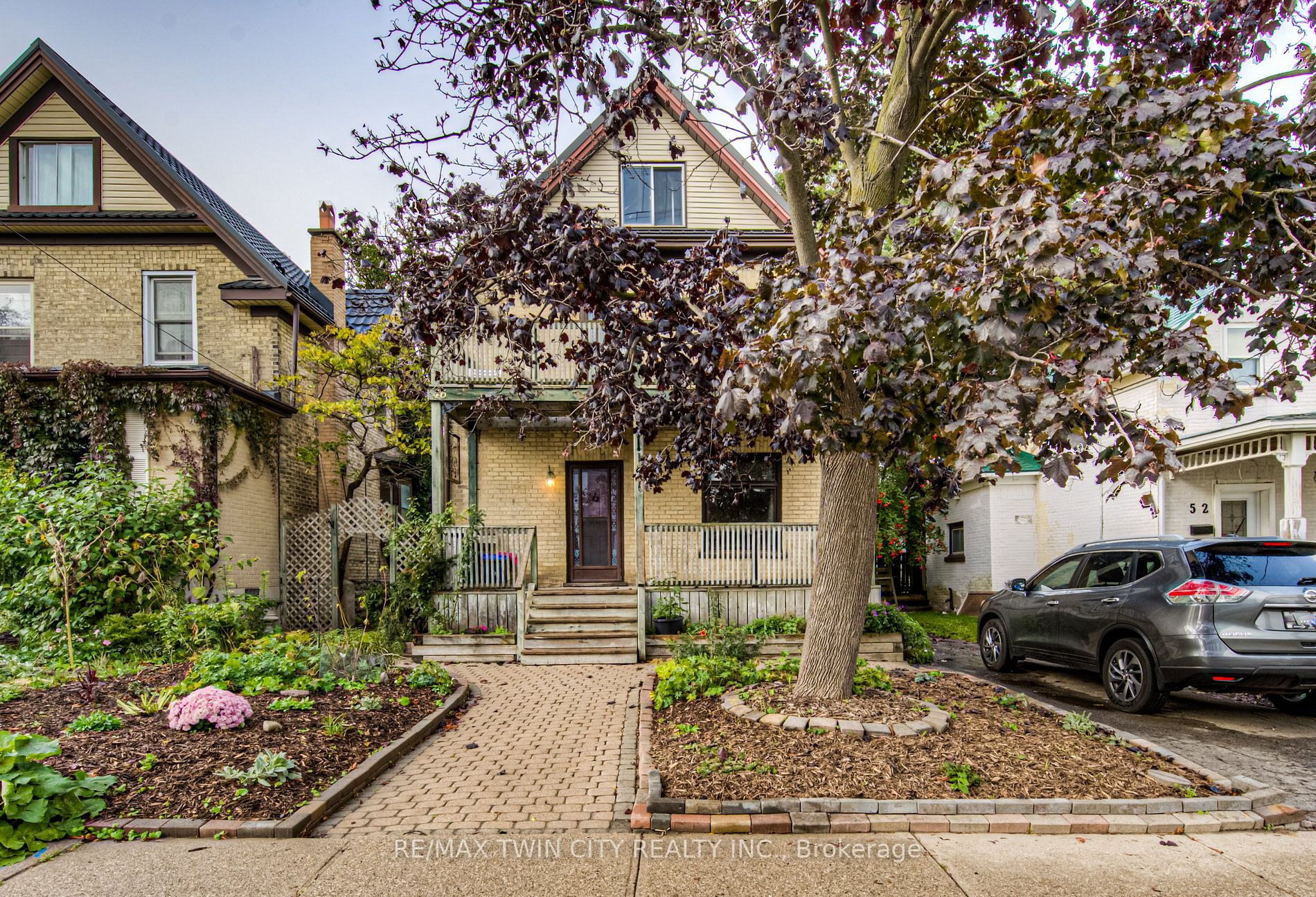46 Wellington St N
