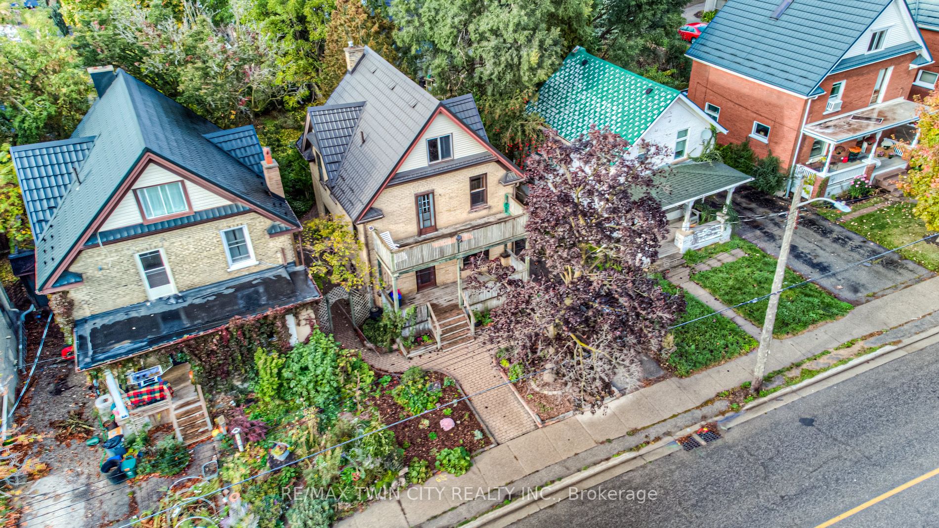 46 Wellington Street N