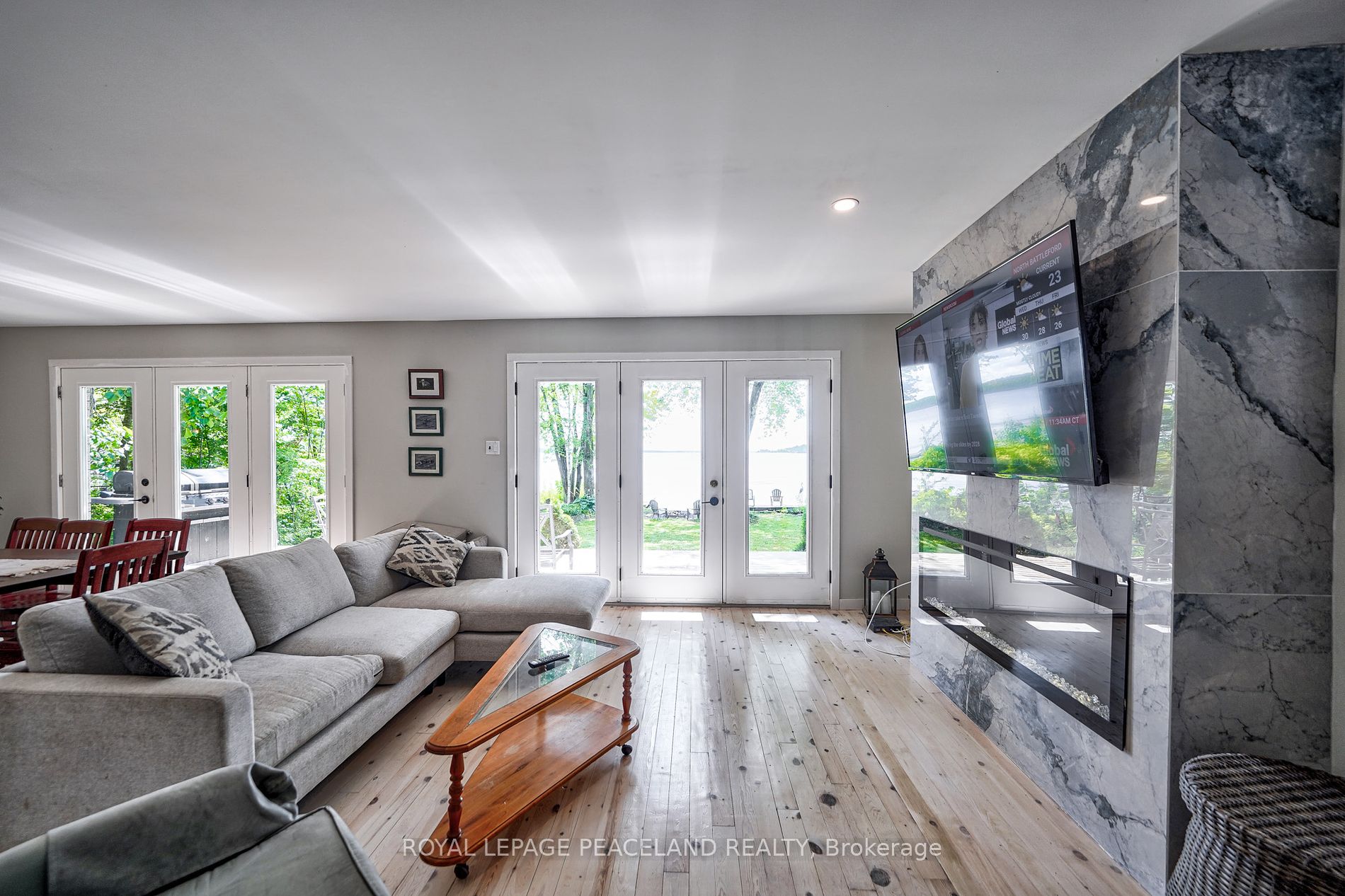 317 Riverside Dr