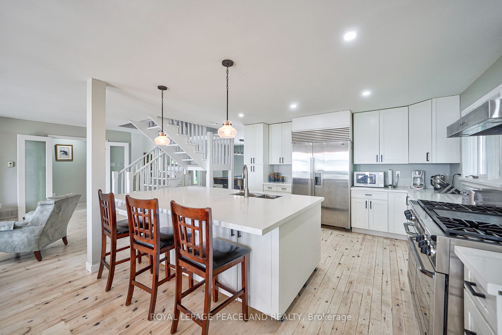 317 Riverside Dr