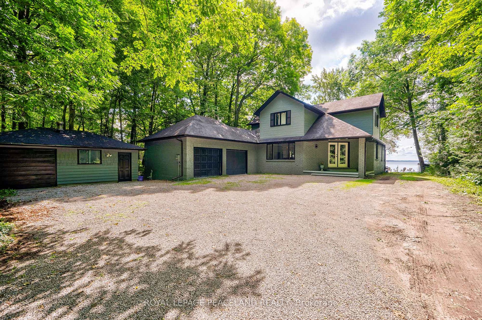 317 Riverside Dr