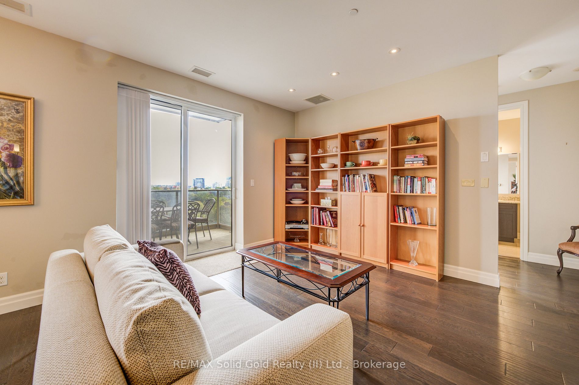 223 Erb St W, #703