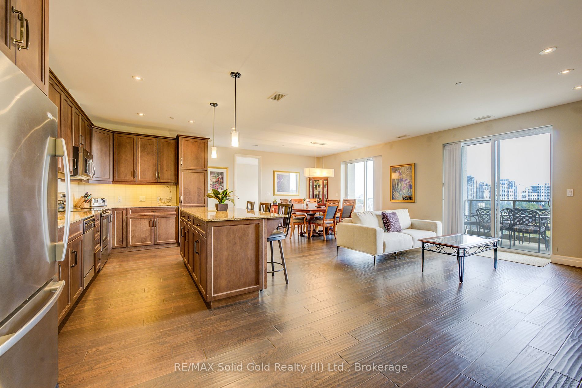 223 Erb St W, #703