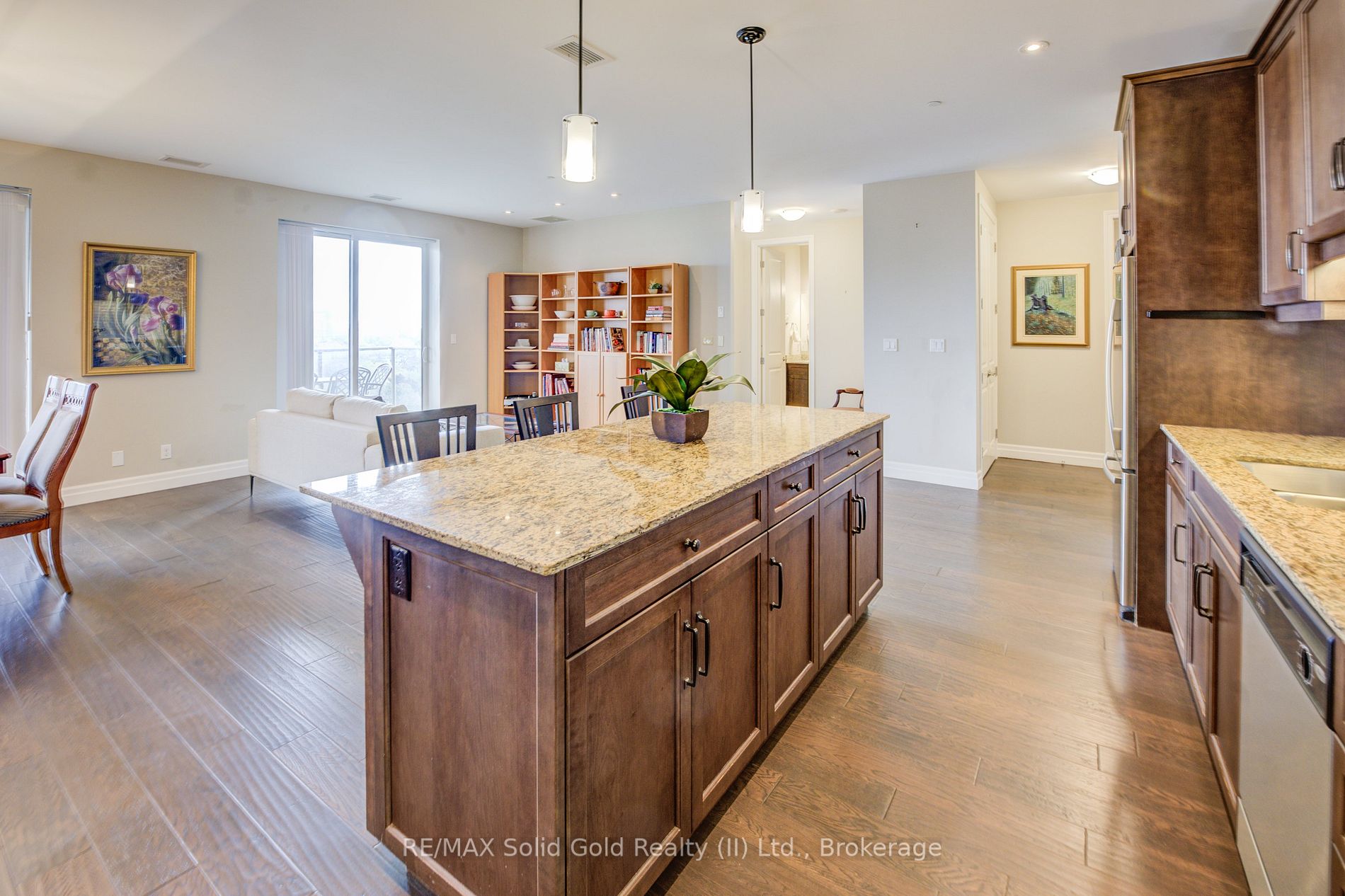 223 Erb St W, #703