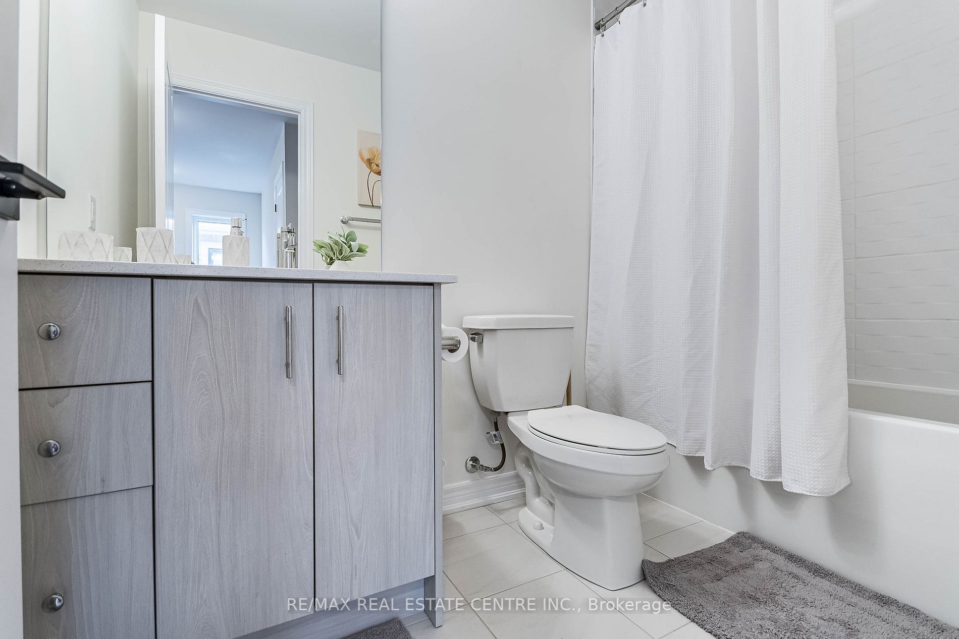 100 Hollywood Crt, #48