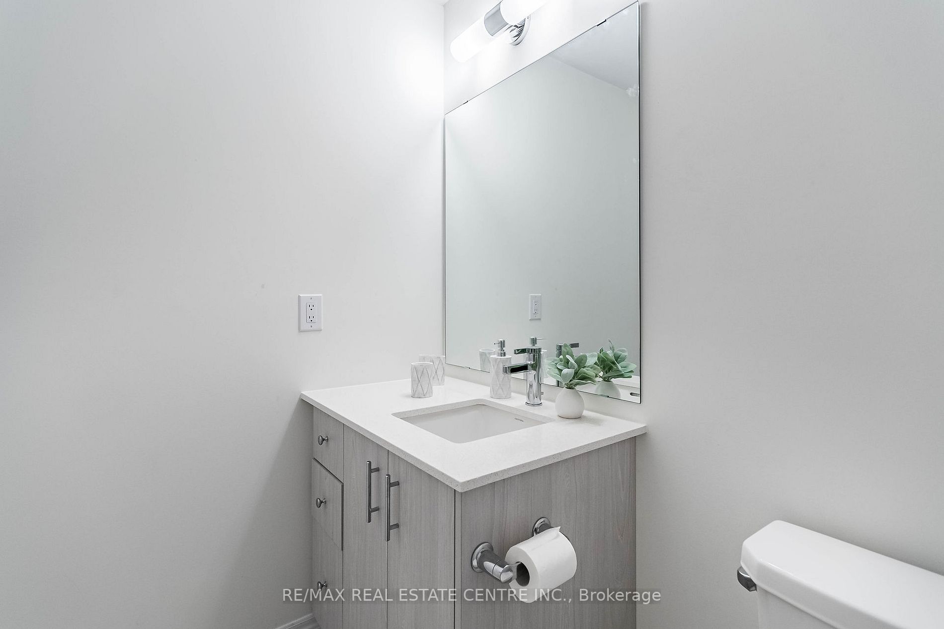 100 Hollywood Crt, #48