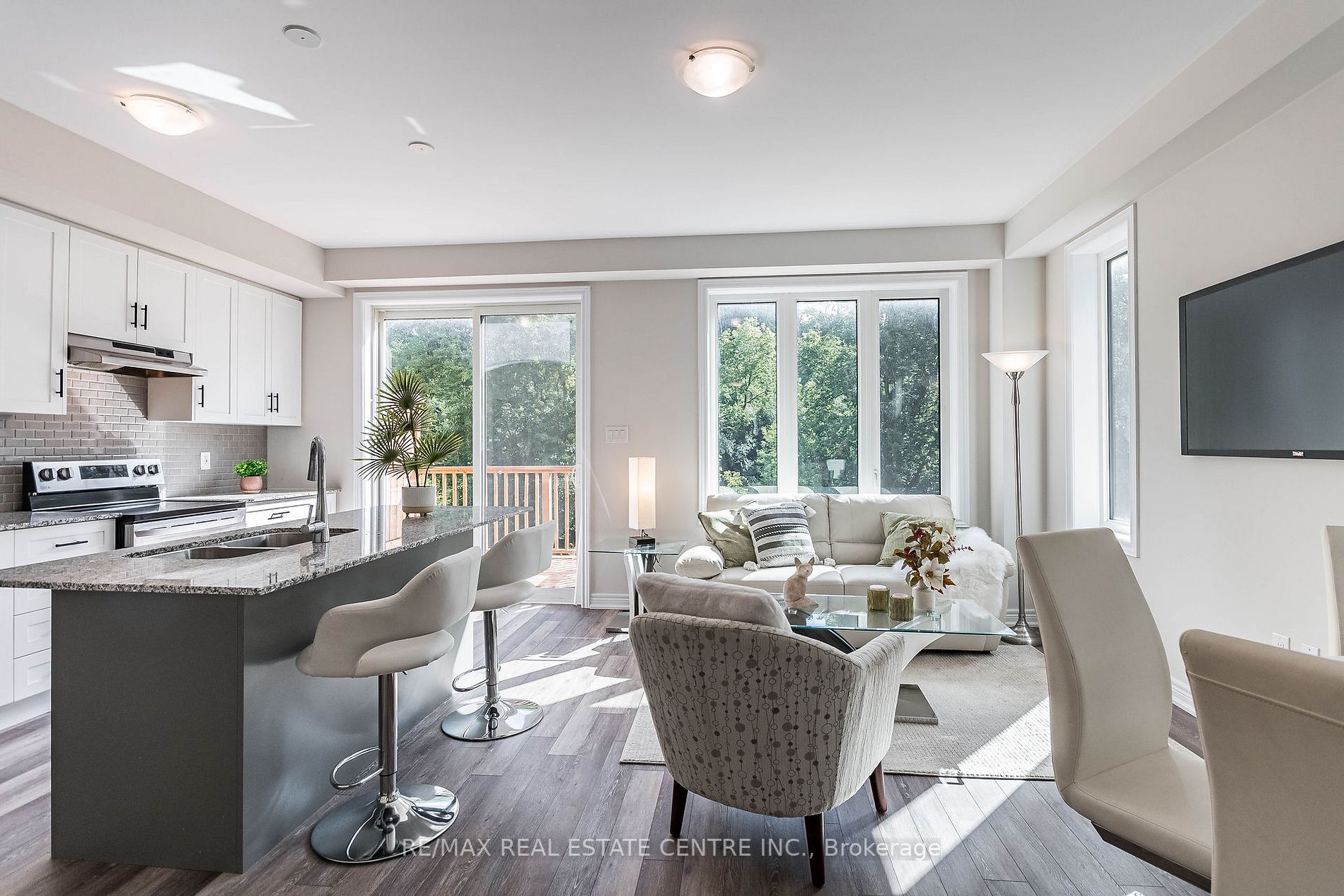 100 Hollywood Crt, #48
