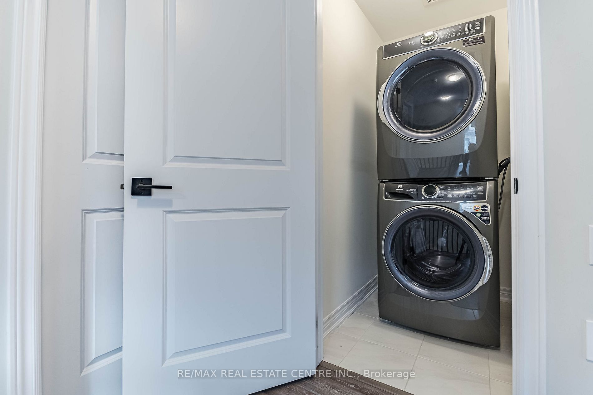 100 Hollywood Crt, #48